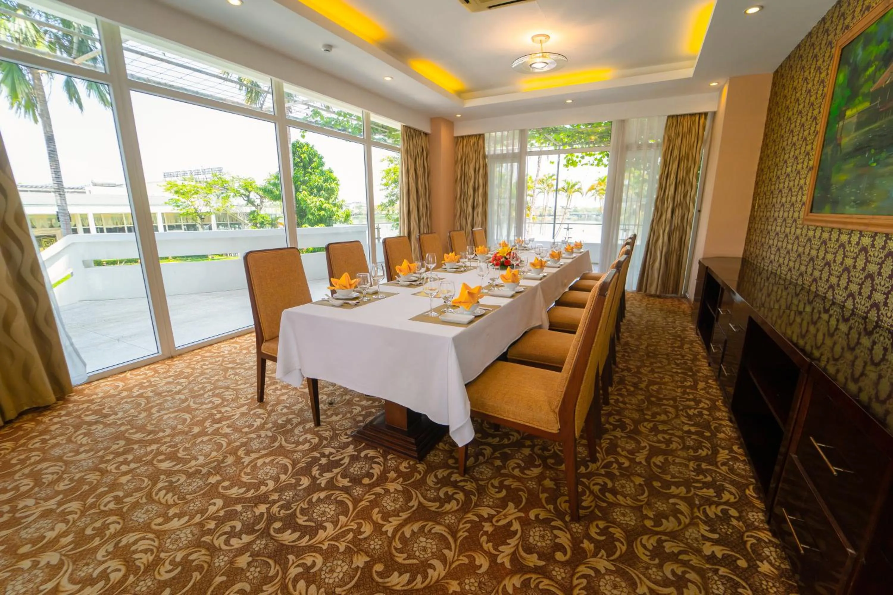 Restaurant/places to eat in Century Riverside Hotel Hue