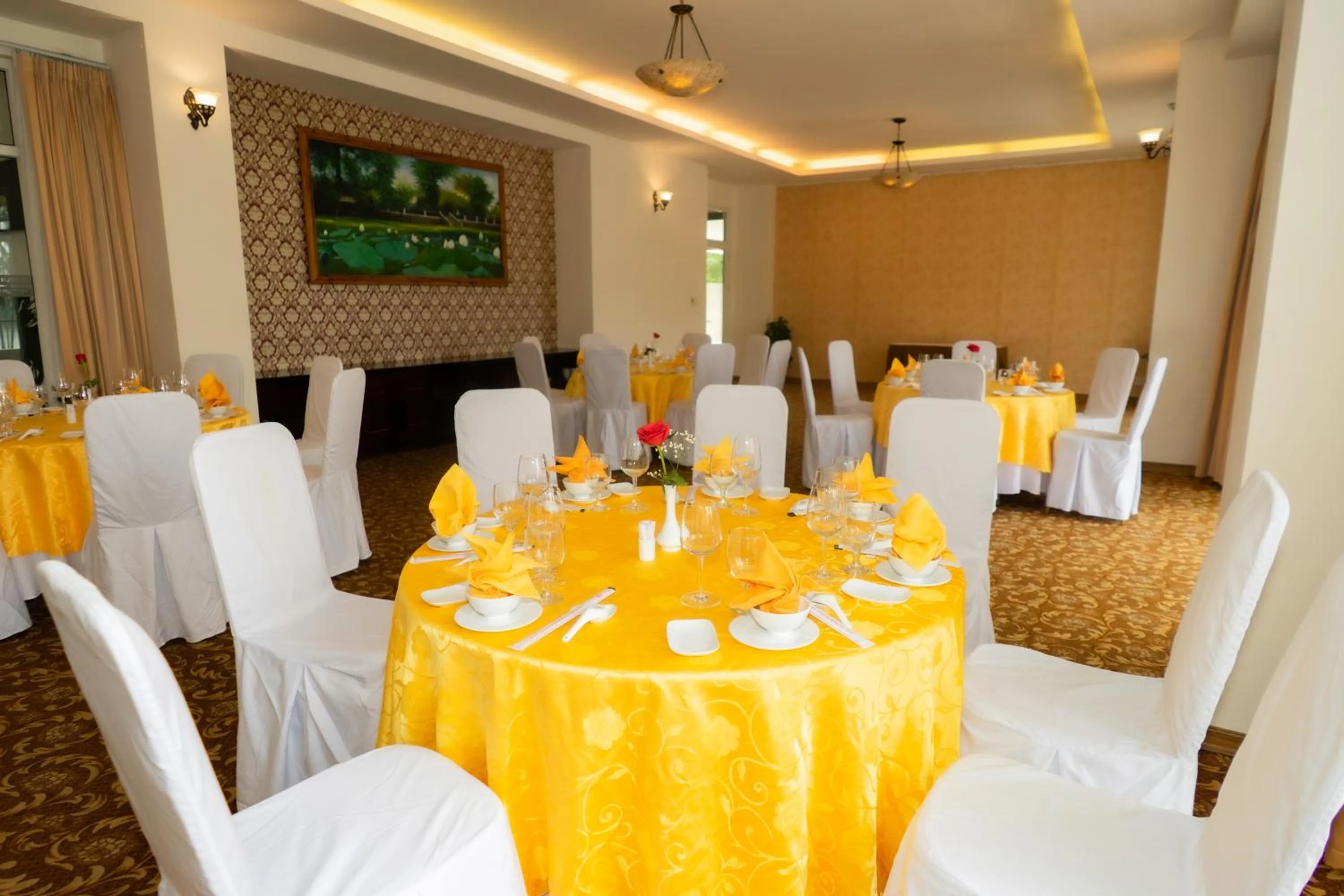 Restaurant/places to eat in Century Riverside Hotel Hue