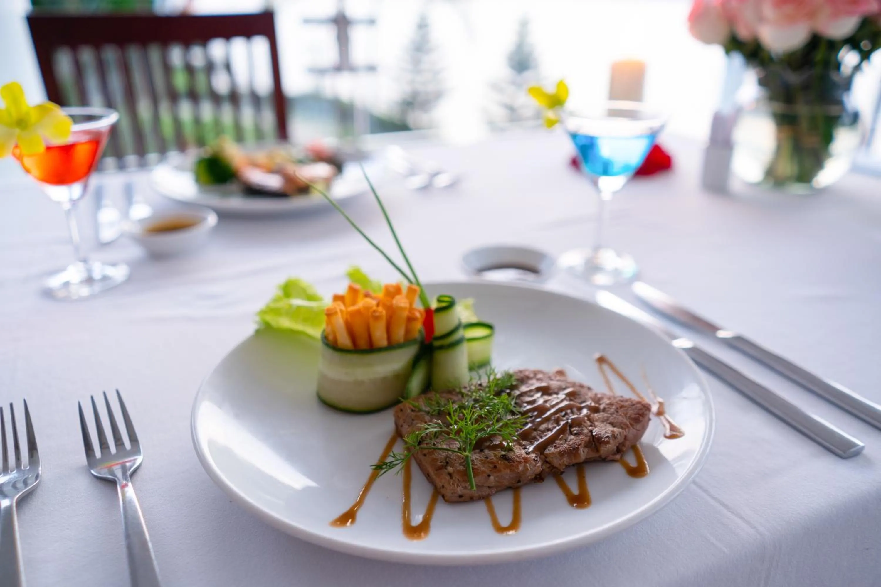 Food and drinks in Century Riverside Hotel Hue