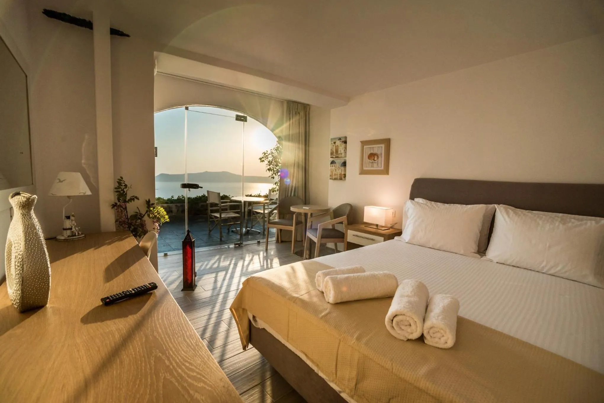 Summer, Bed in Kratiras View Luxury Suites