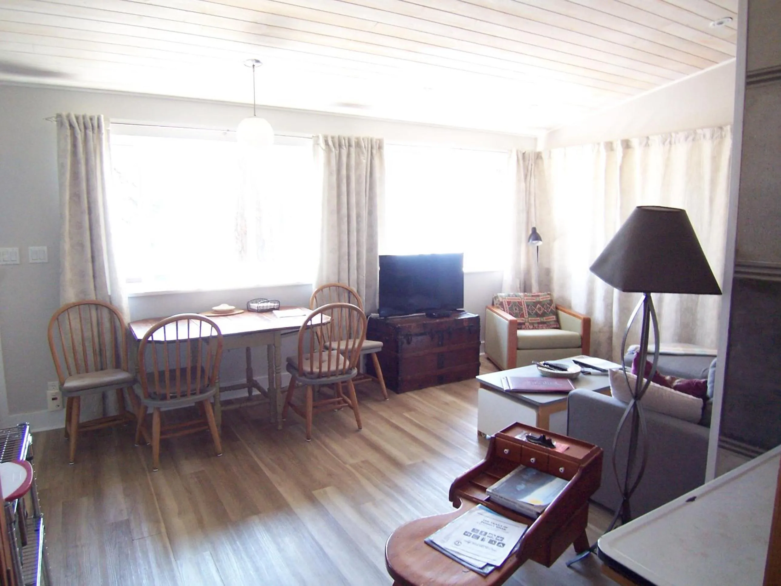 TV and multimedia in Malaspina Strait Cottage