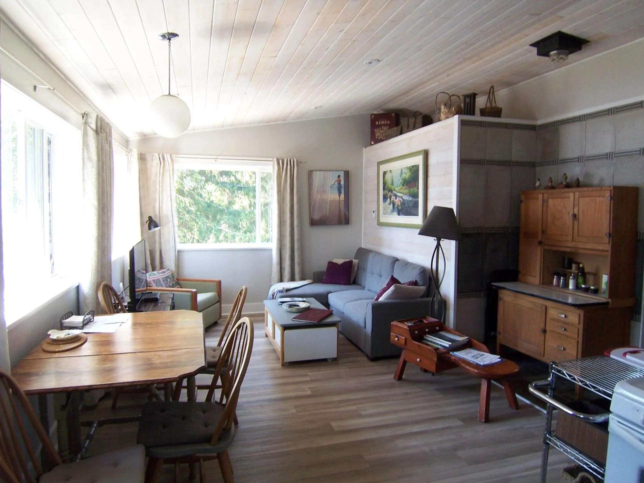 Living room in Malaspina Strait Cottage