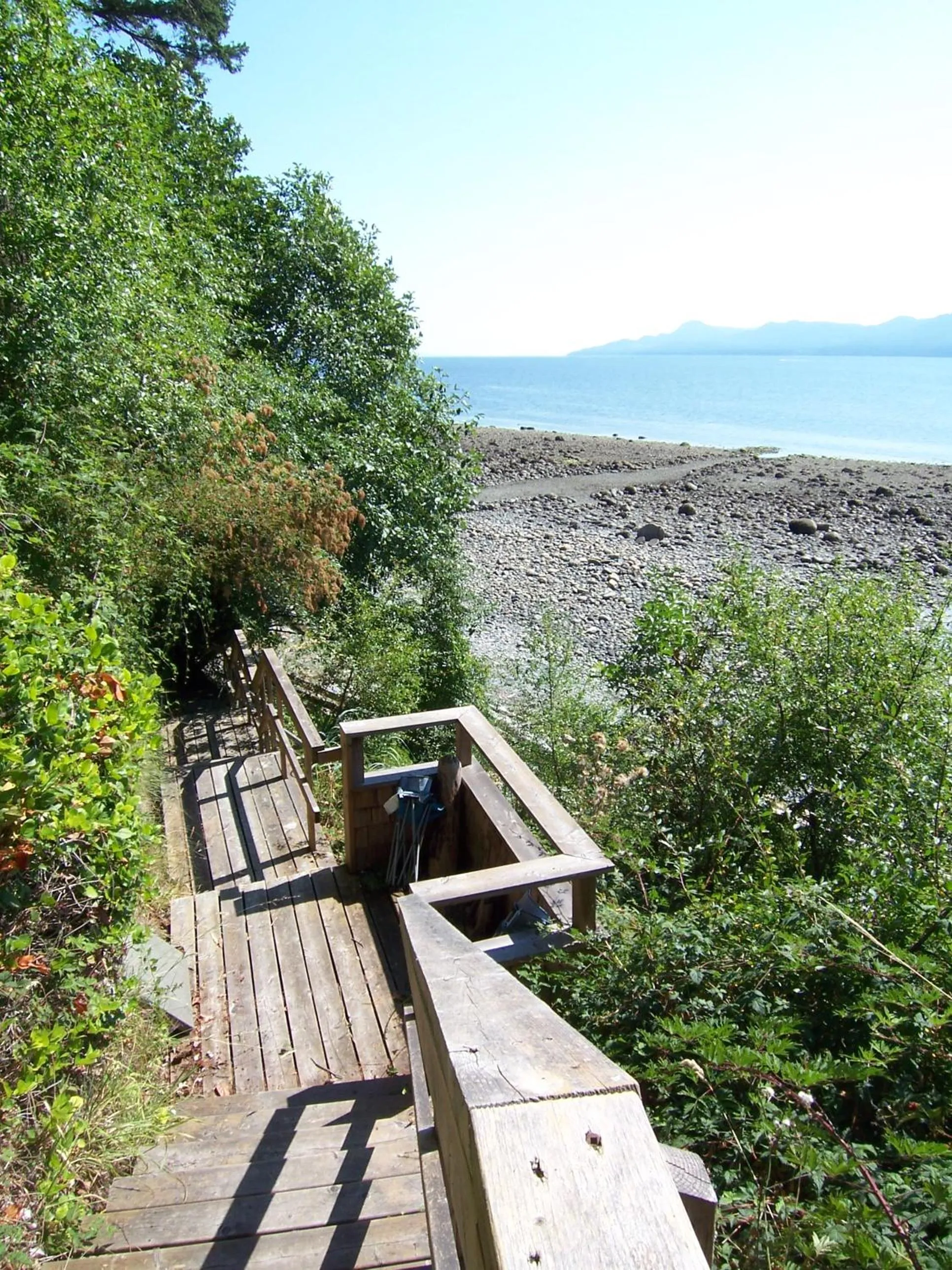 Beach in Malaspina Strait Cottage
