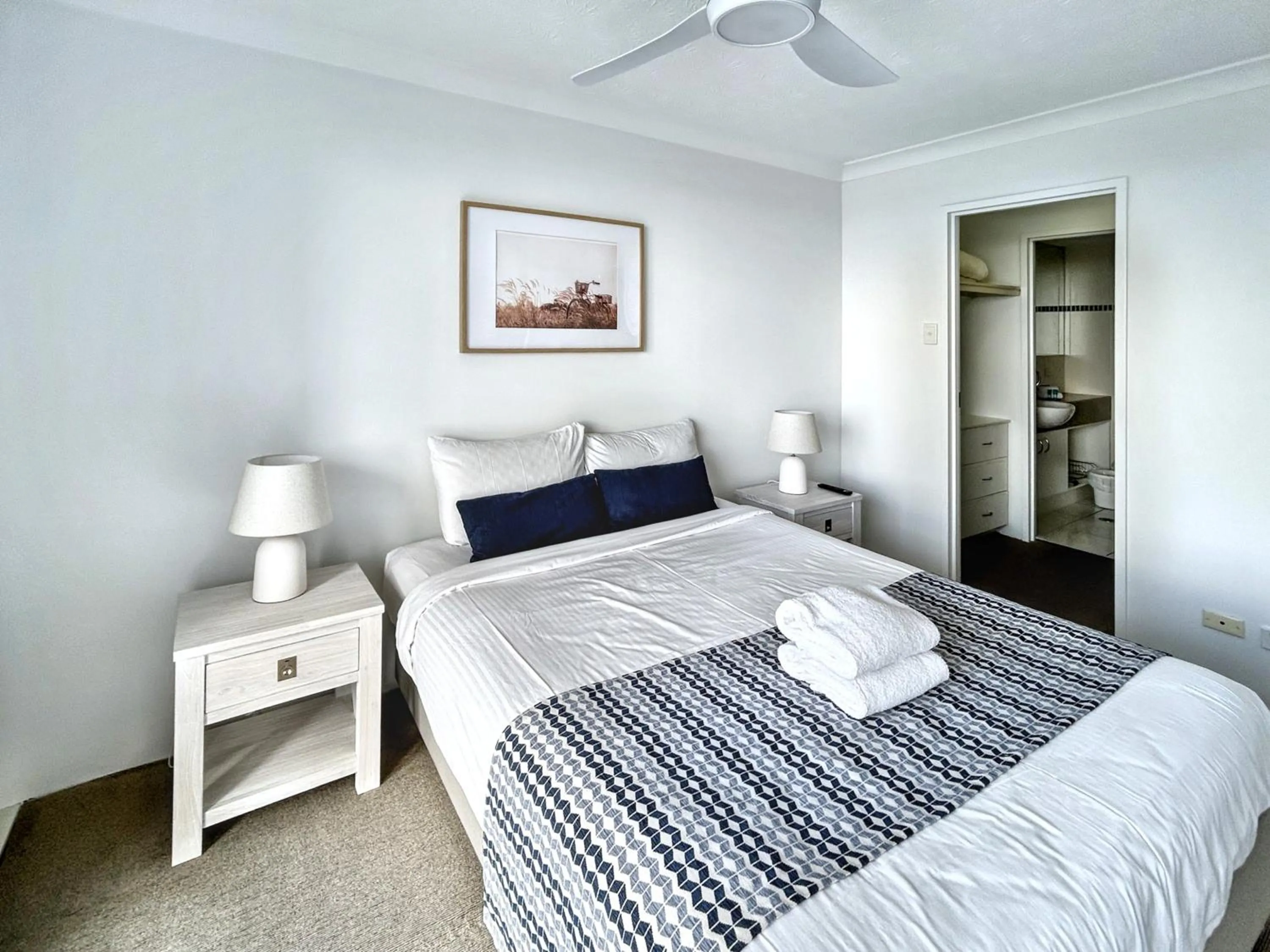 Bedroom, Bed in Majorca Isle Beachside Resort