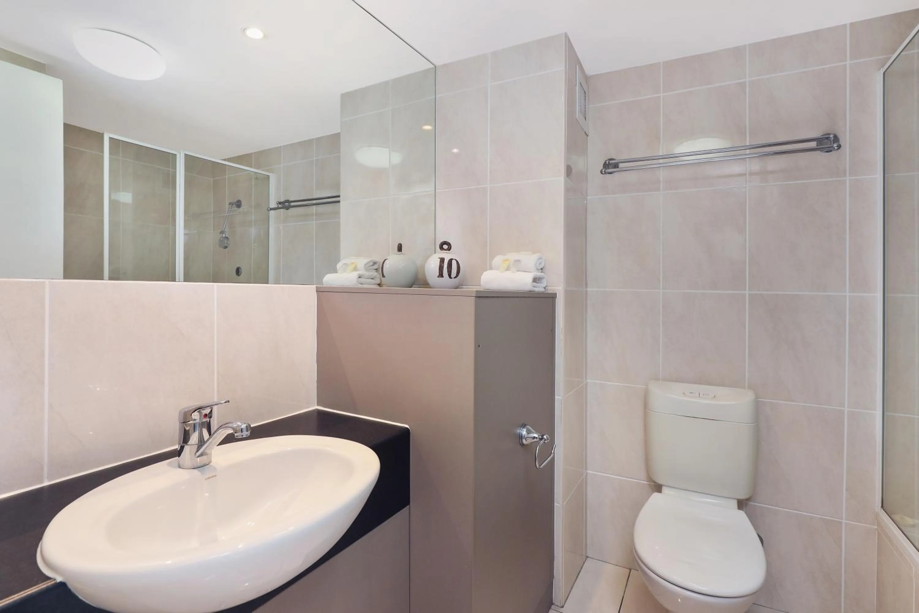 Bathroom in Majorca Isle Beachside Resort