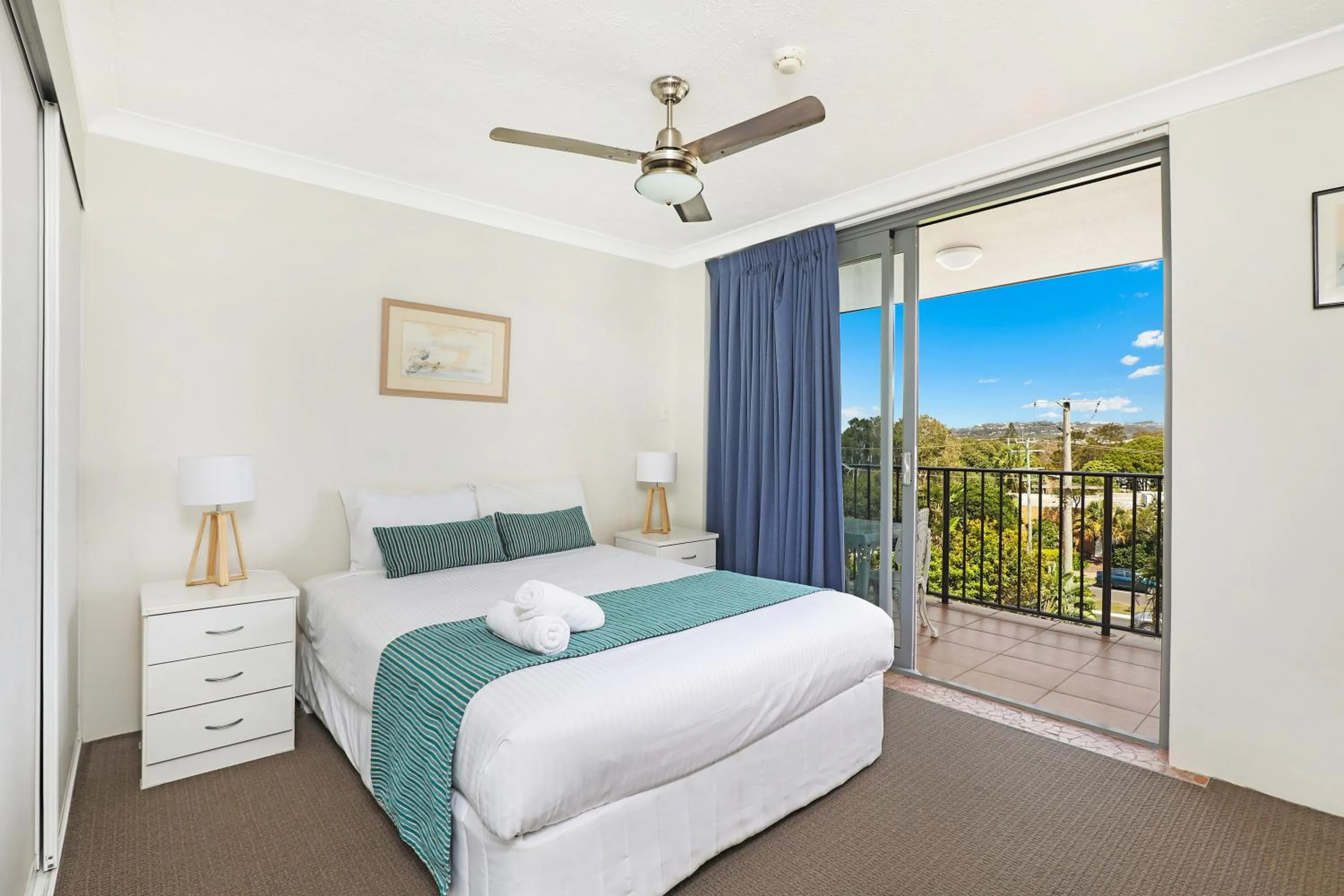 Bedroom, Bed in Majorca Isle Beachside Resort