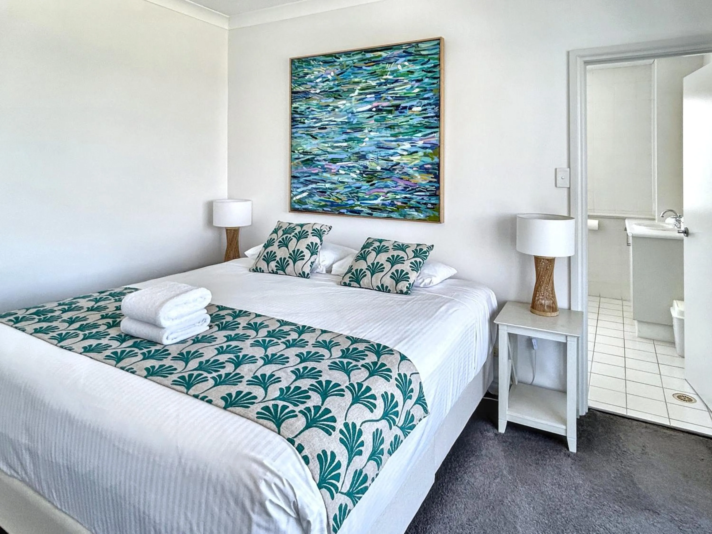 Bedroom, Bed in Majorca Isle Beachside Resort