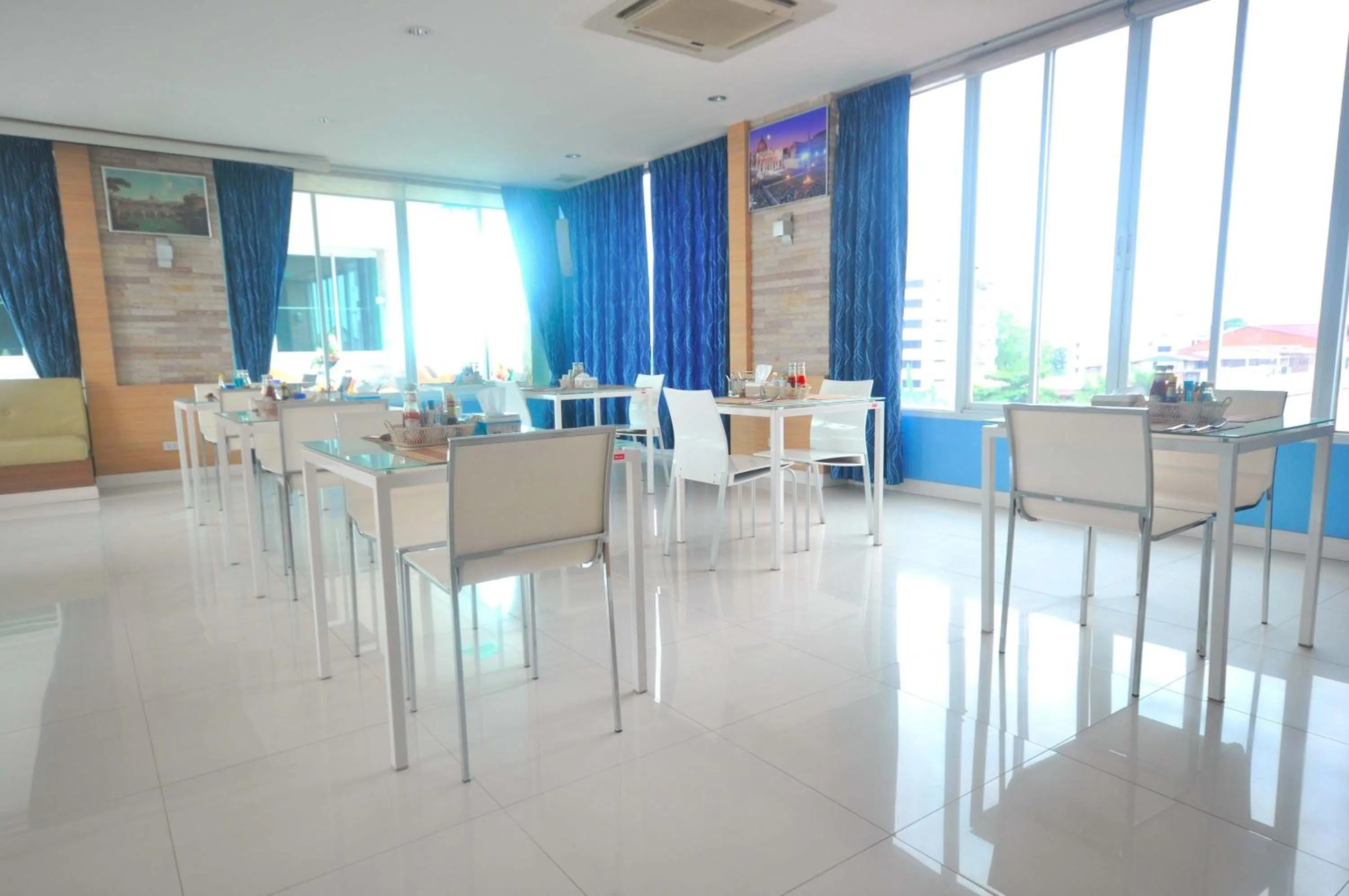 Restaurant/places to eat in Lanexang Princess Hotel