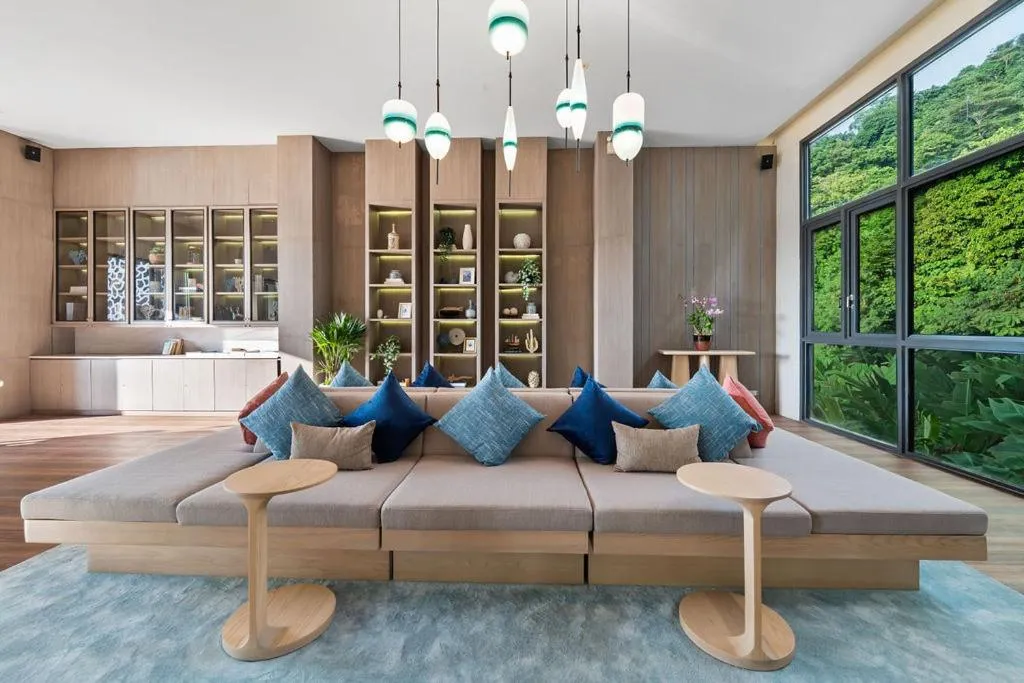 Lobby or reception in Hotel IKON Phuket - SHA Extra Plus