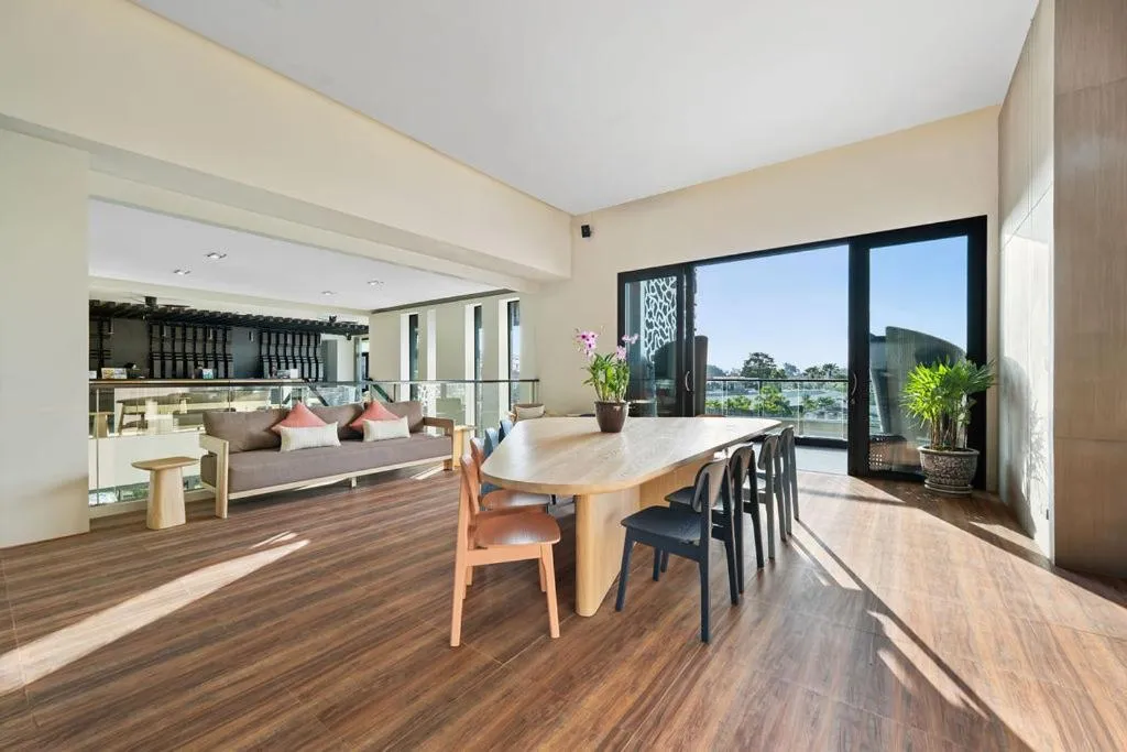 Lobby or reception in Hotel IKON Phuket - SHA Extra Plus