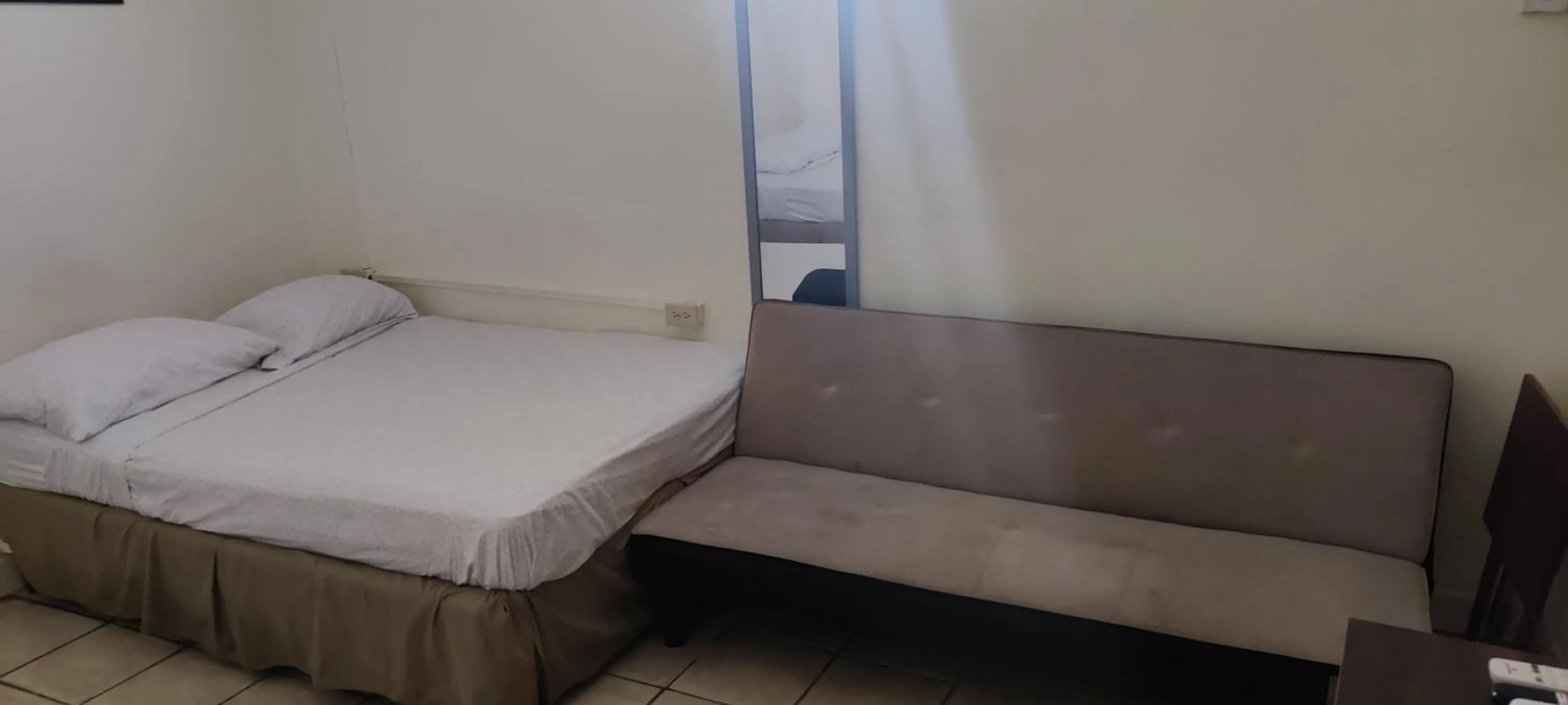 Bed in Woodbrook on the Avenue