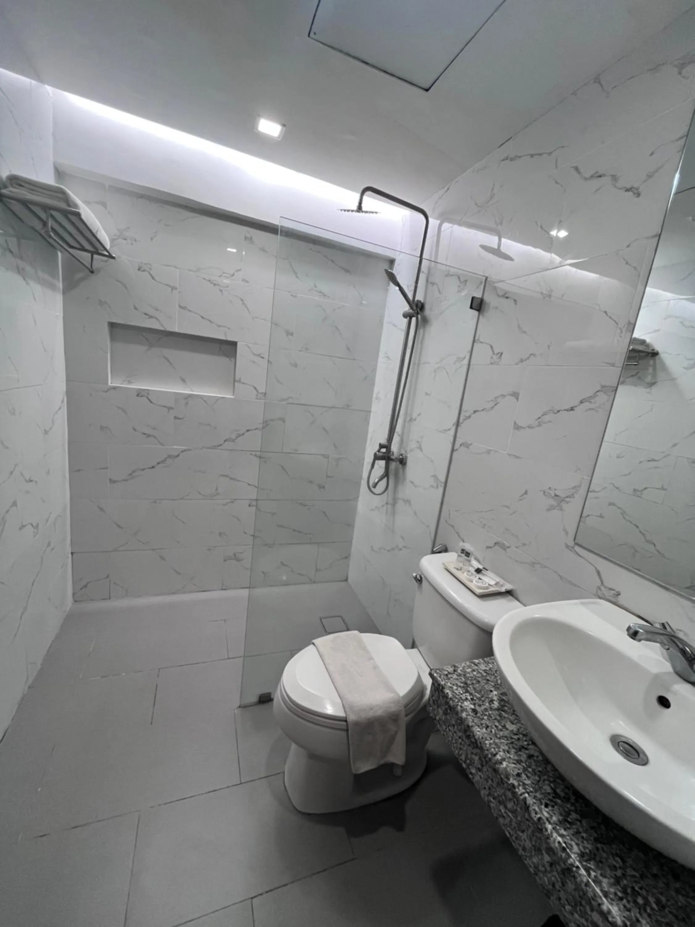 Bathroom in Cebu Grand Hotel