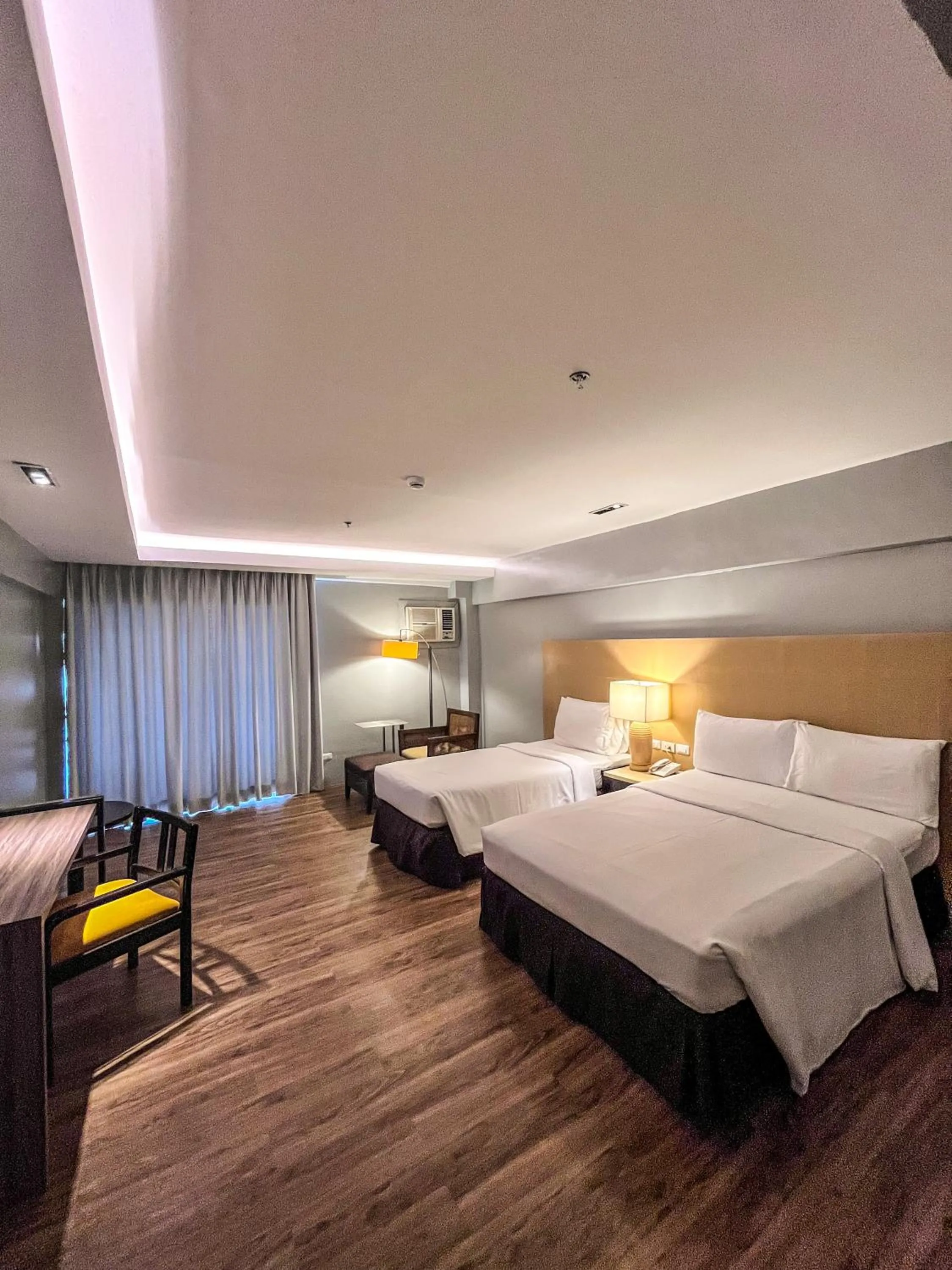 Bedroom in Cebu Grand Hotel