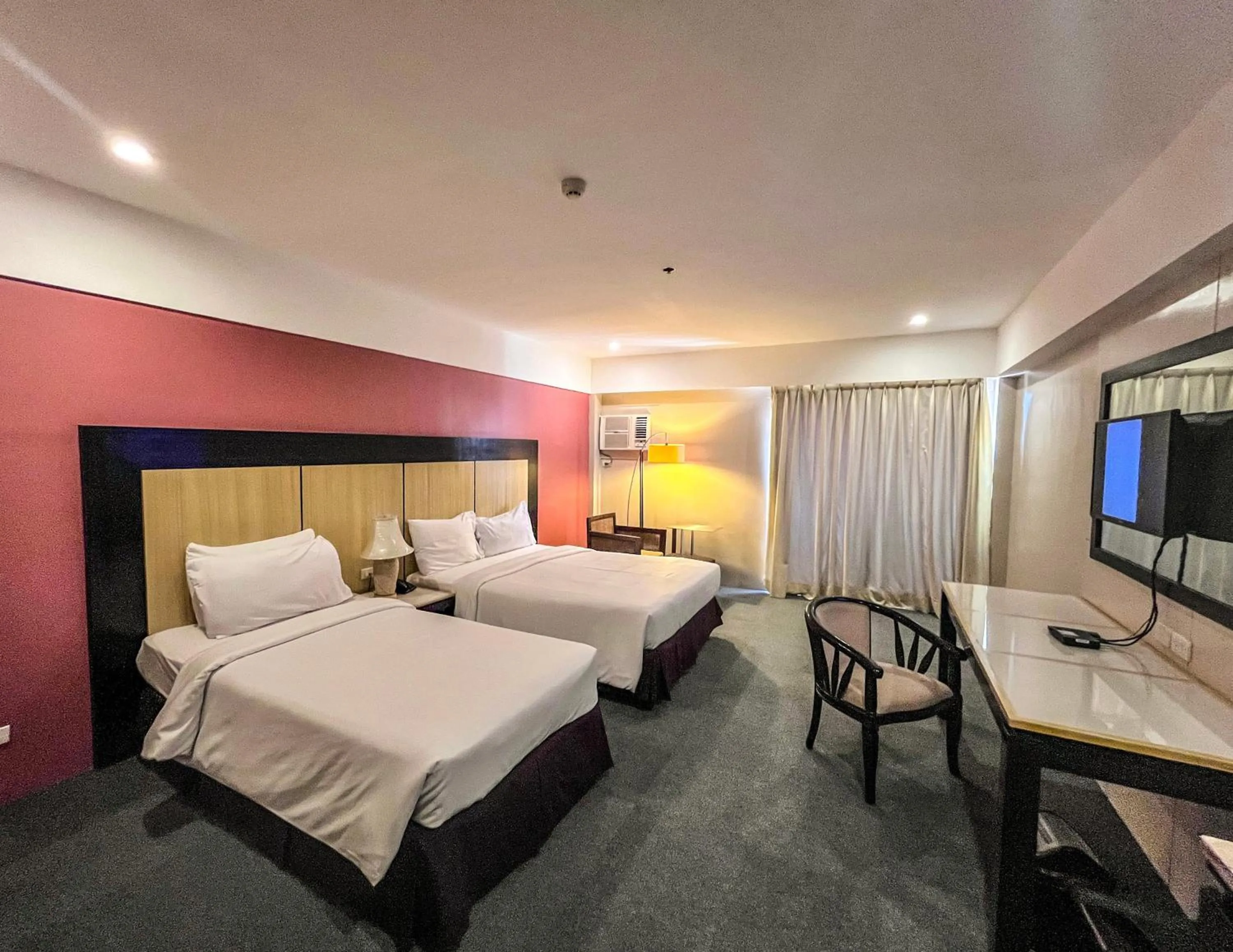 Bedroom in Cebu Grand Hotel