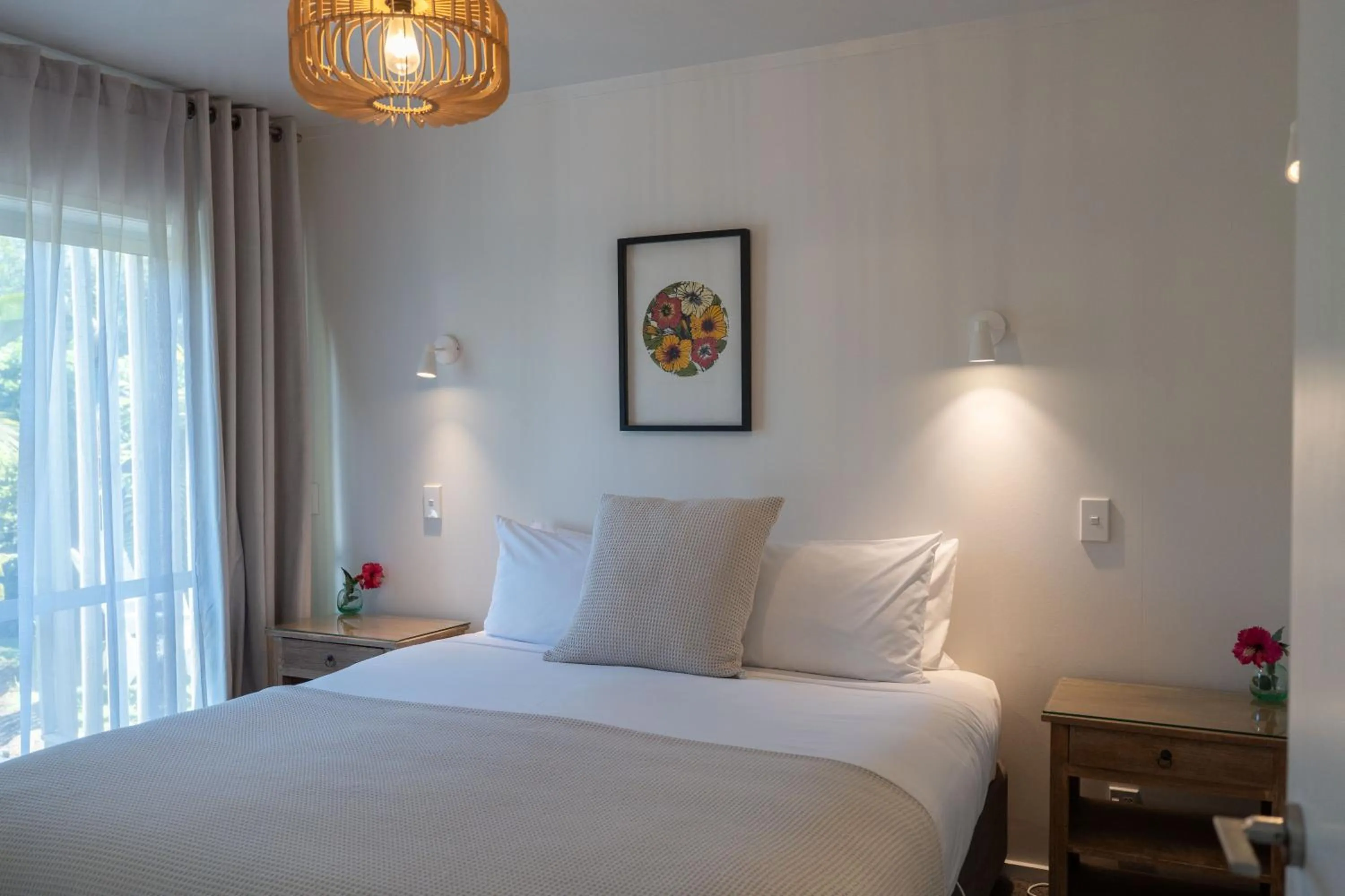 Photo of the whole room, Bed in Stay Kerikeri