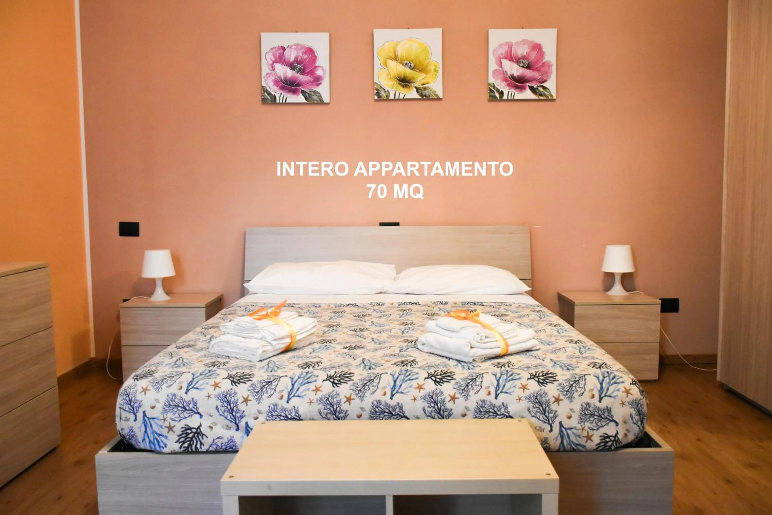 Photo of the whole room, Bed in Bed And Salerno - Largo Campo - Appartamento