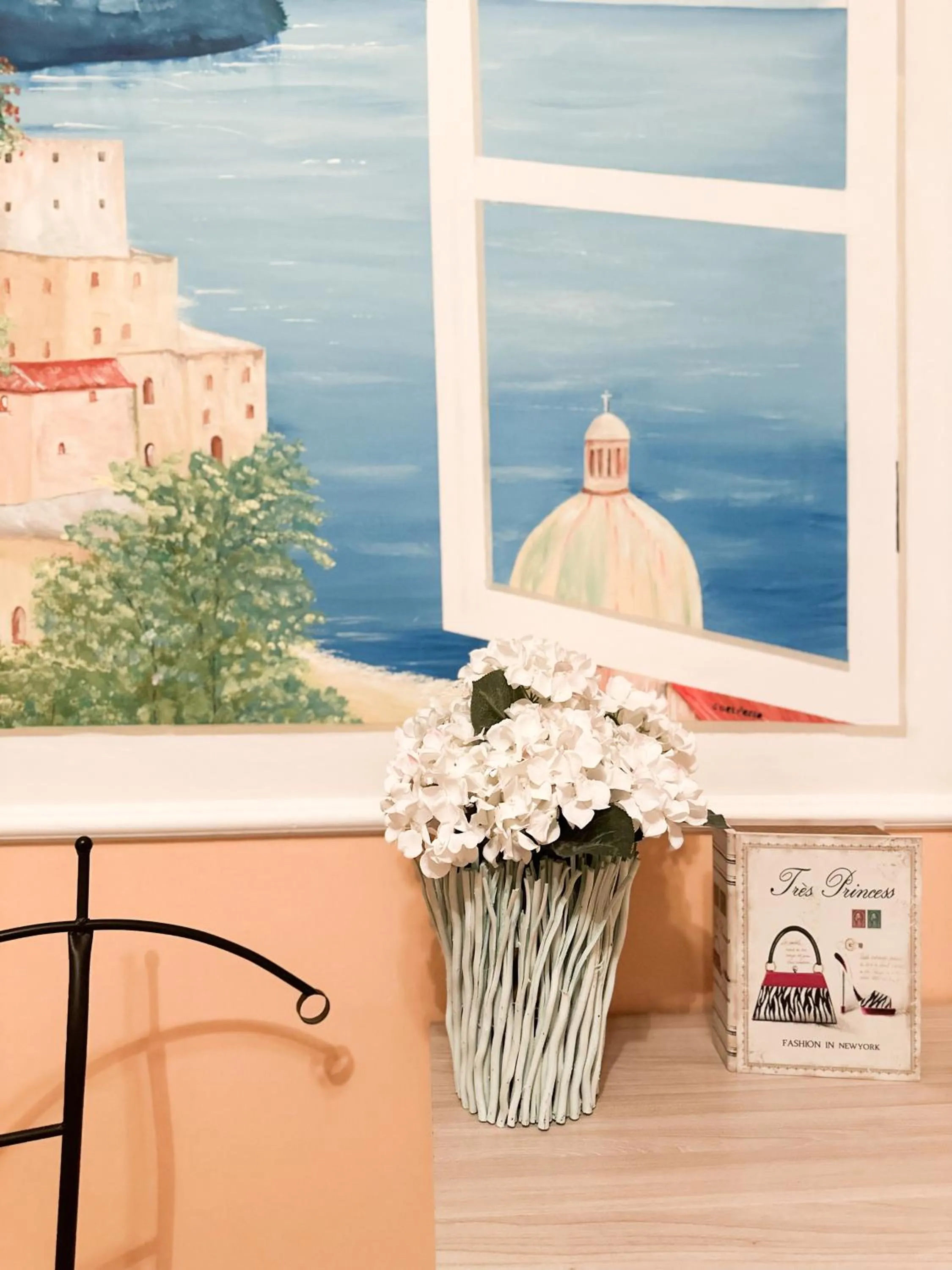 Decorative detail in Bed And Salerno - Largo Campo - Appartamento