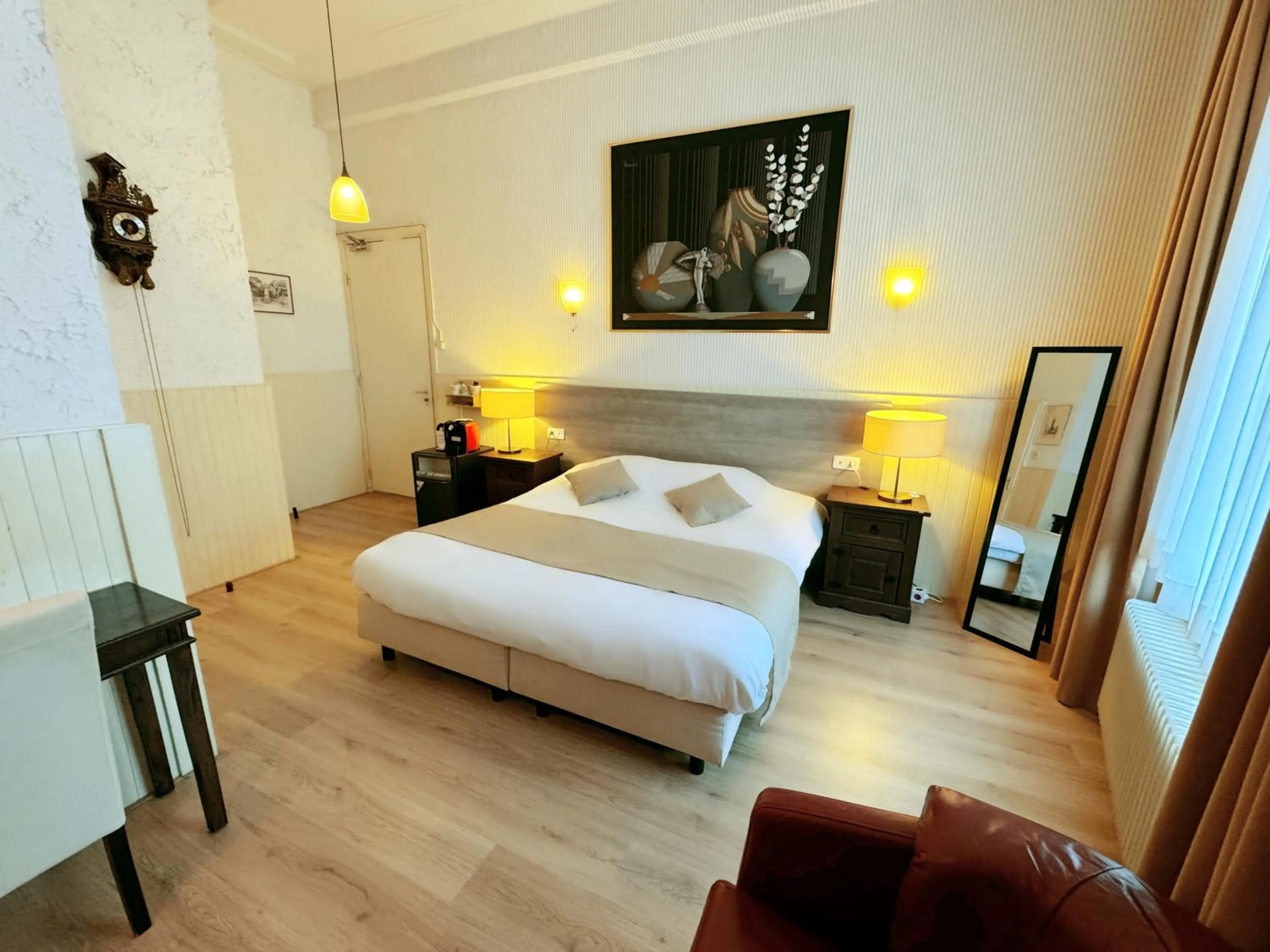 Bedroom, Bed in Hotel Dordrecht