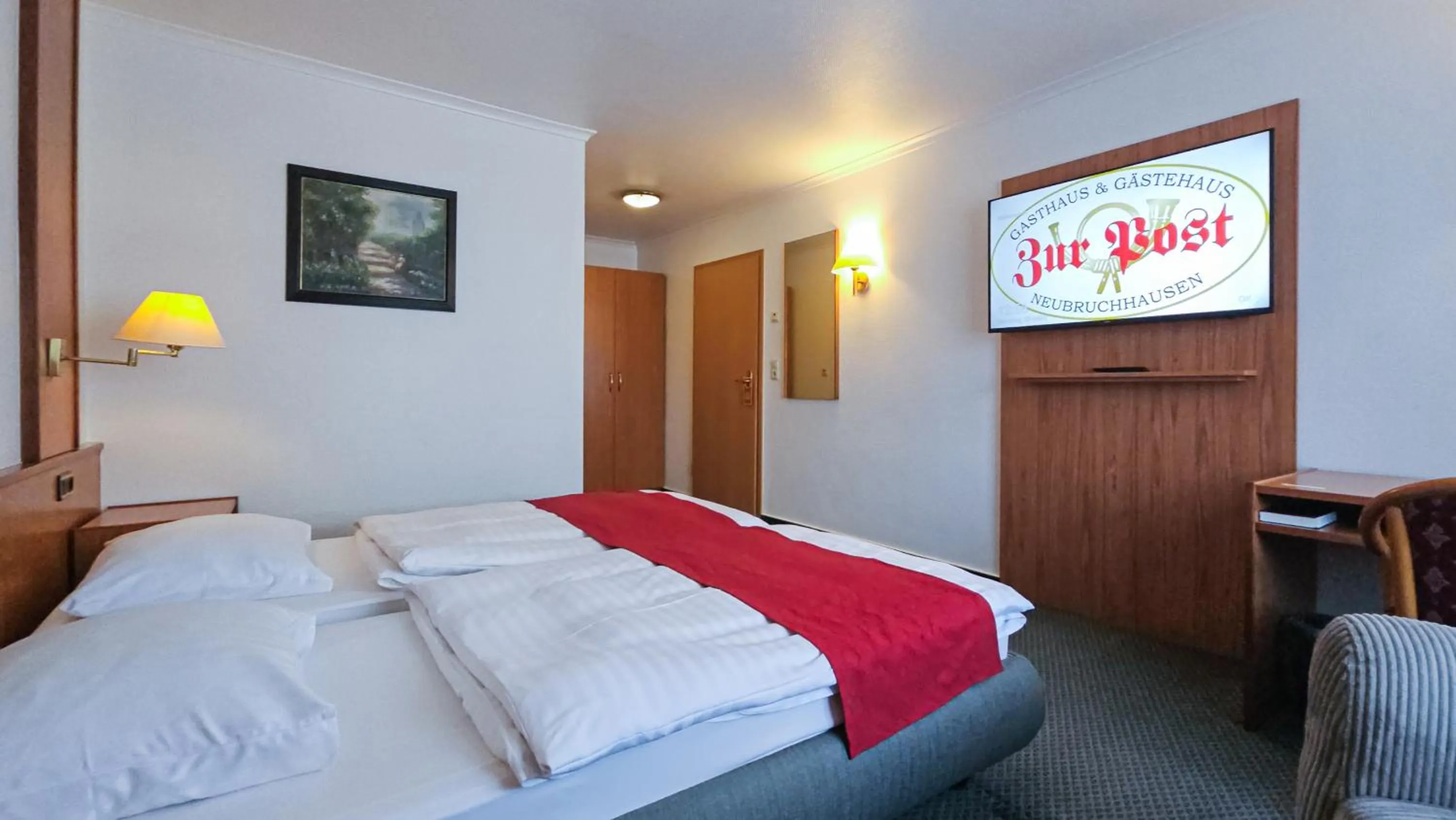 Bed in Hotel Zur Post