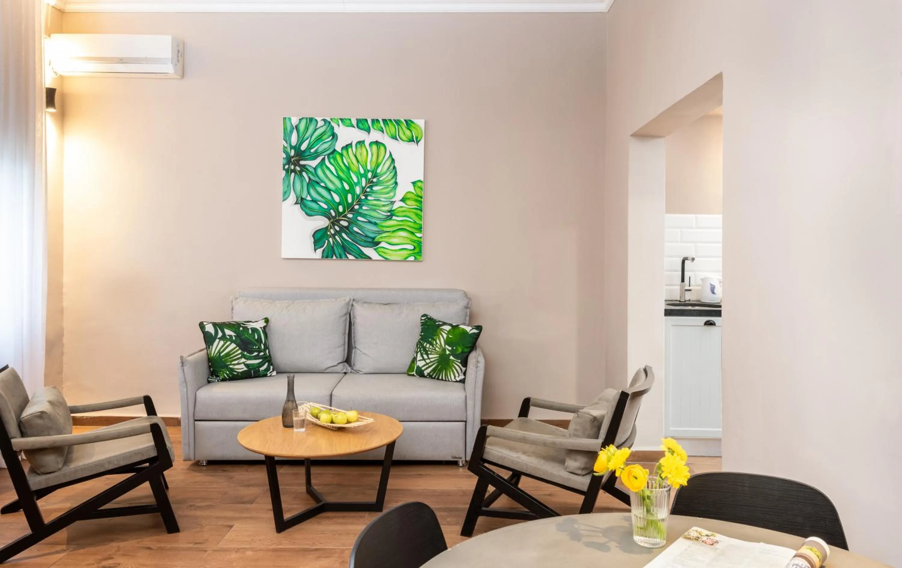 Living room in Erettz Dafna Travel Hotel