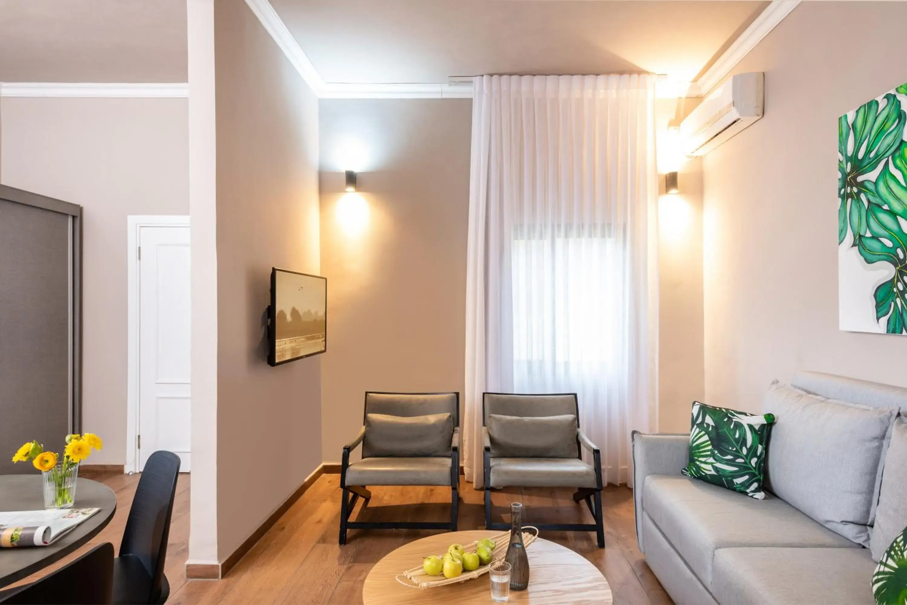 Large Family Room with Garden Access in Erettz Dafna Travel Hotel Large Family Room with Garden Access in Erettz Dafna Travel Hotel