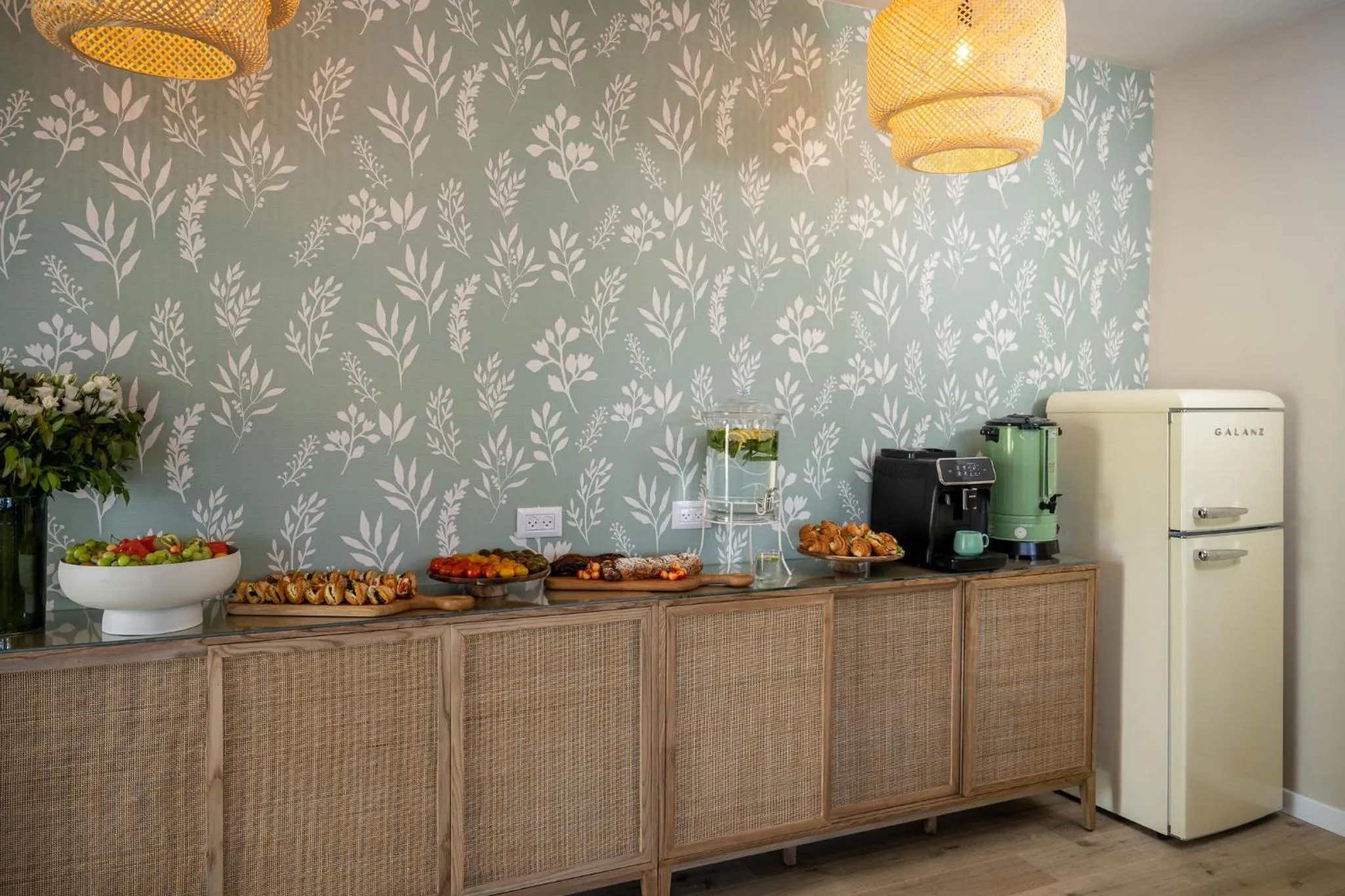 Coffee/tea facilities in Erettz Dafna Travel Hotel