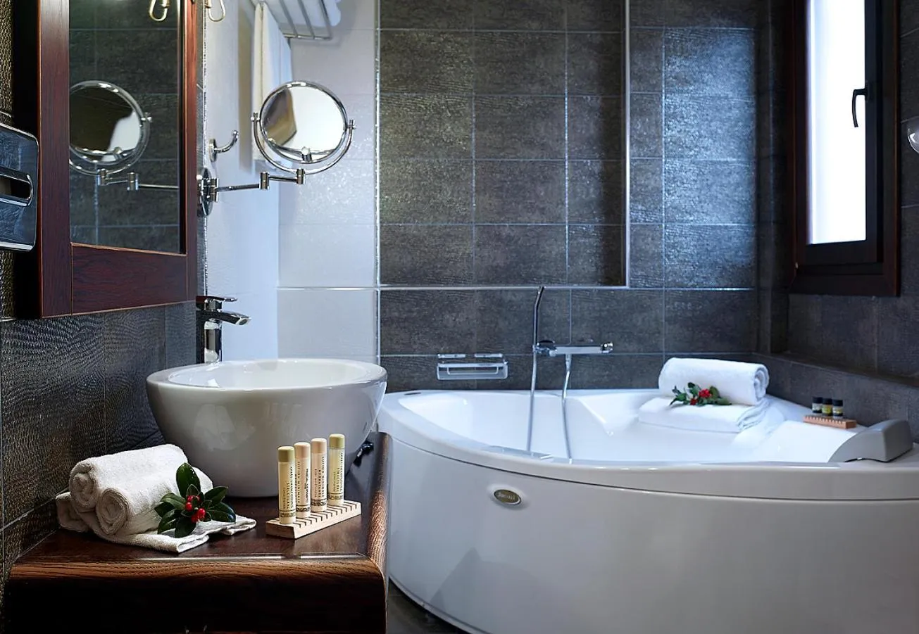 Shower in Stevalia Hotel & Spa