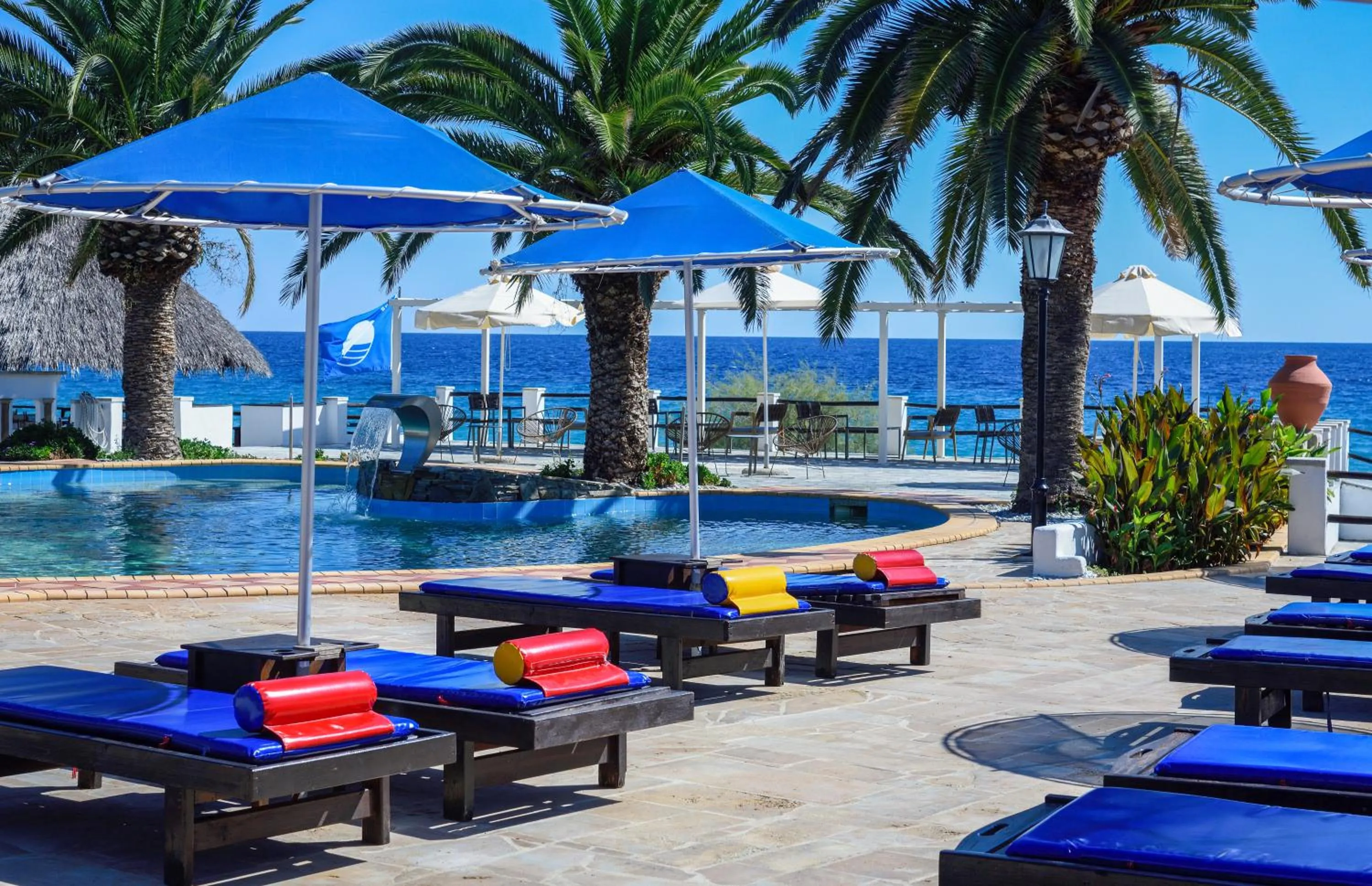 Pool view in Mendi Hotel