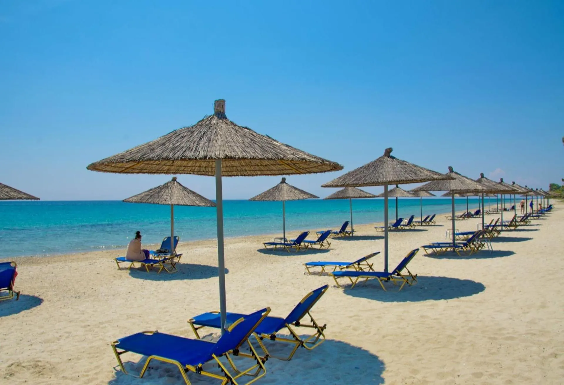 Beach in Mendi Hotel