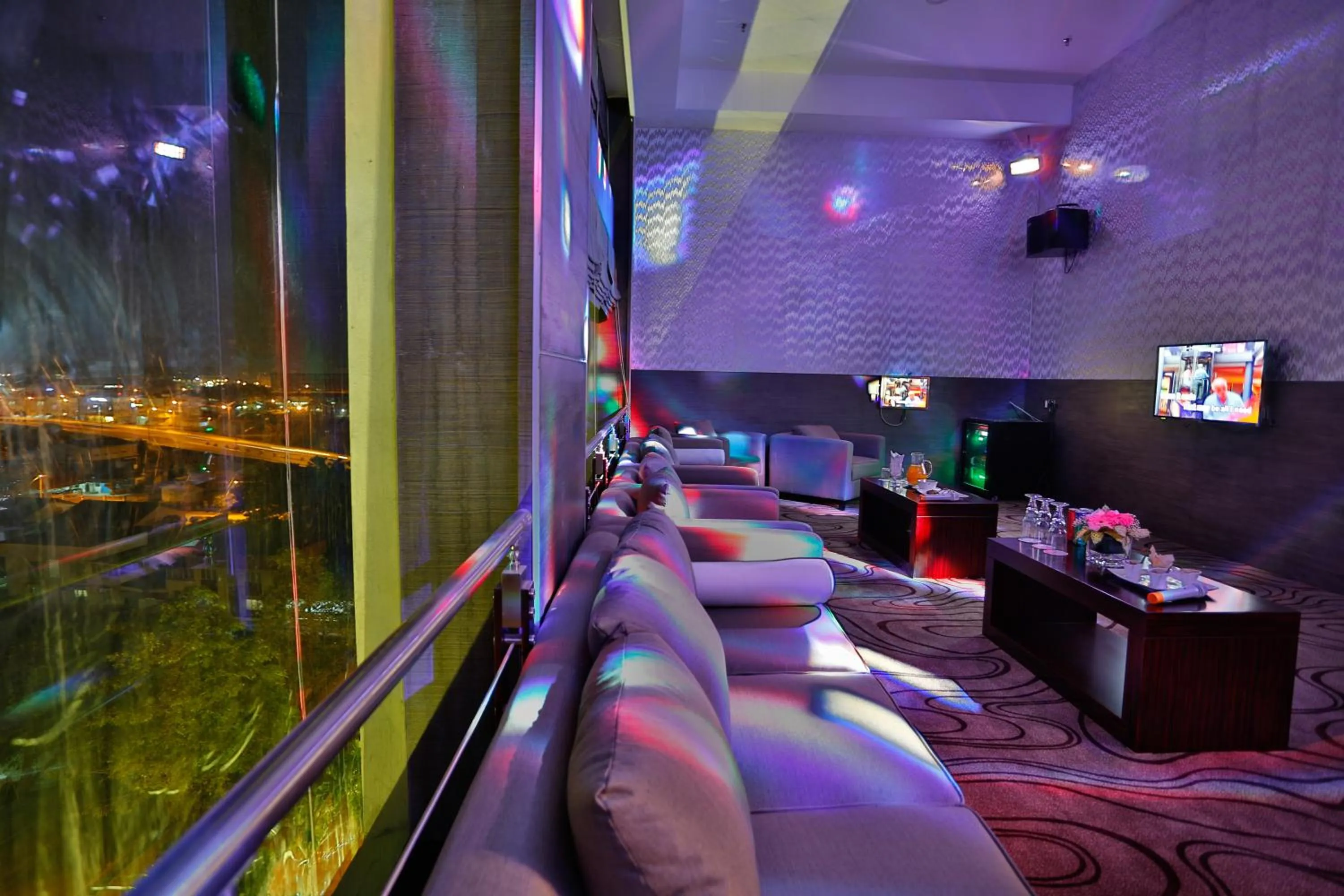 Royale Signature Hotel