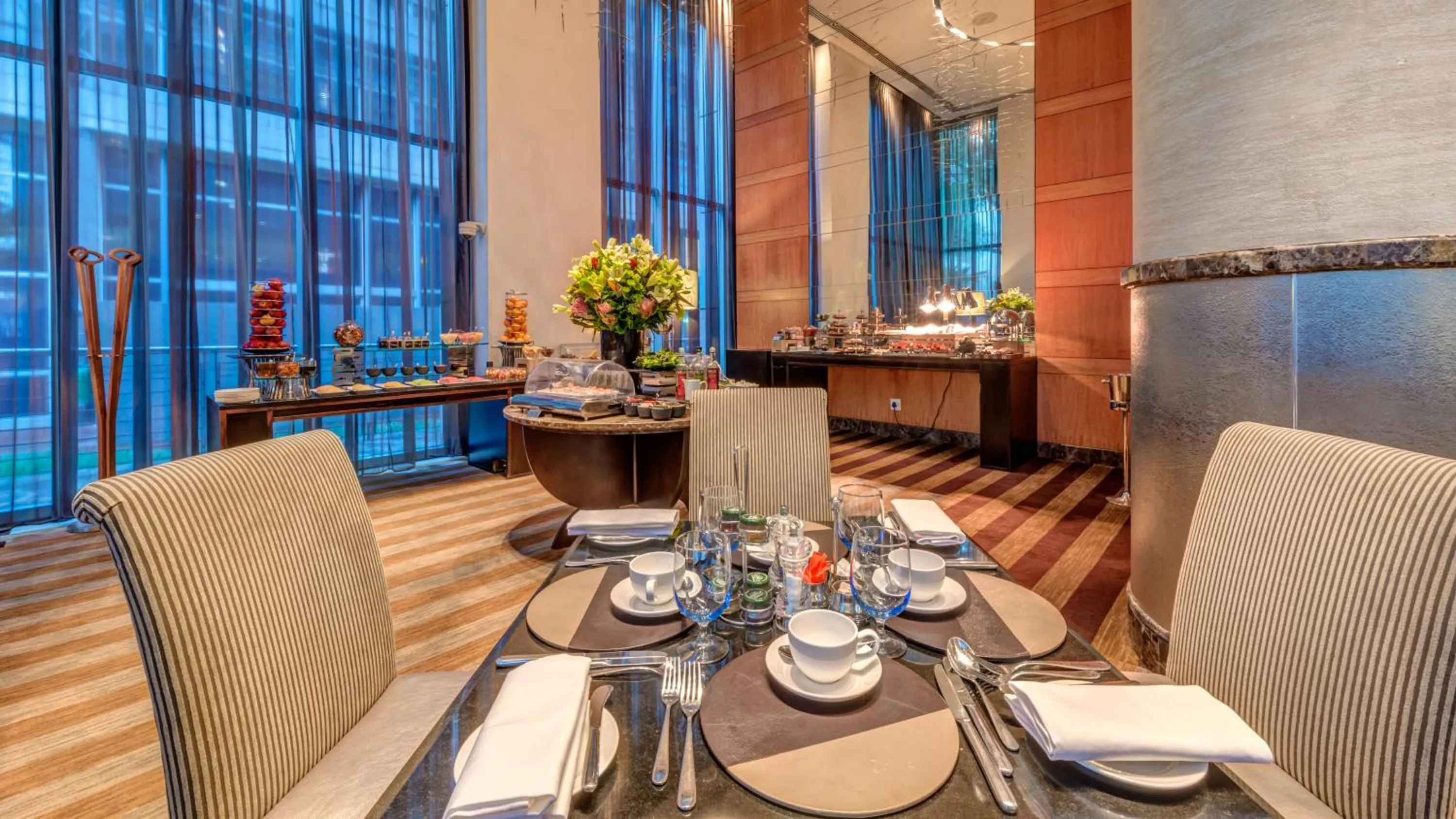 Restaurant/places to eat in InterContinental Johannesburg OR Tambo Airport Hotel by IHG