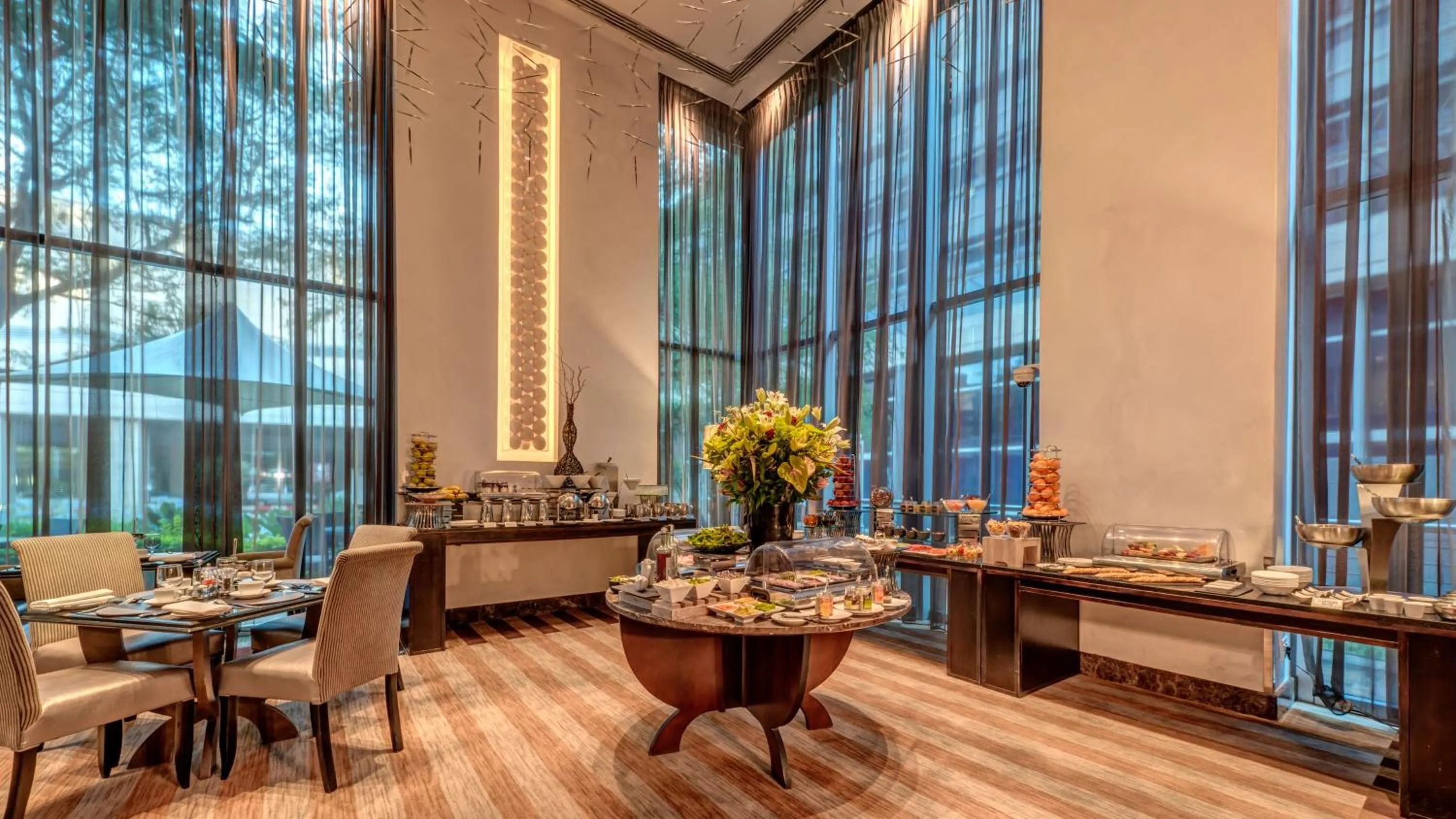 Breakfast in InterContinental Johannesburg OR Tambo Airport Hotel by IHG