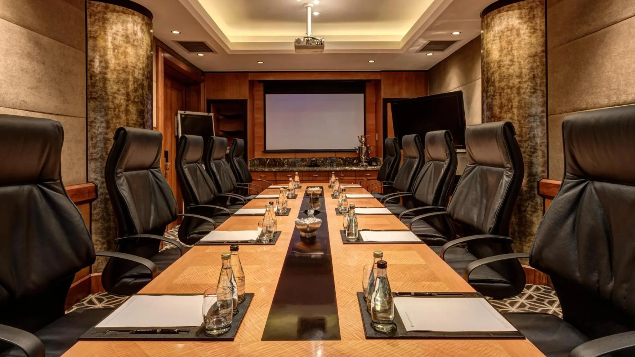 Meeting/conference room in InterContinental Johannesburg OR Tambo Airport Hotel by IHG