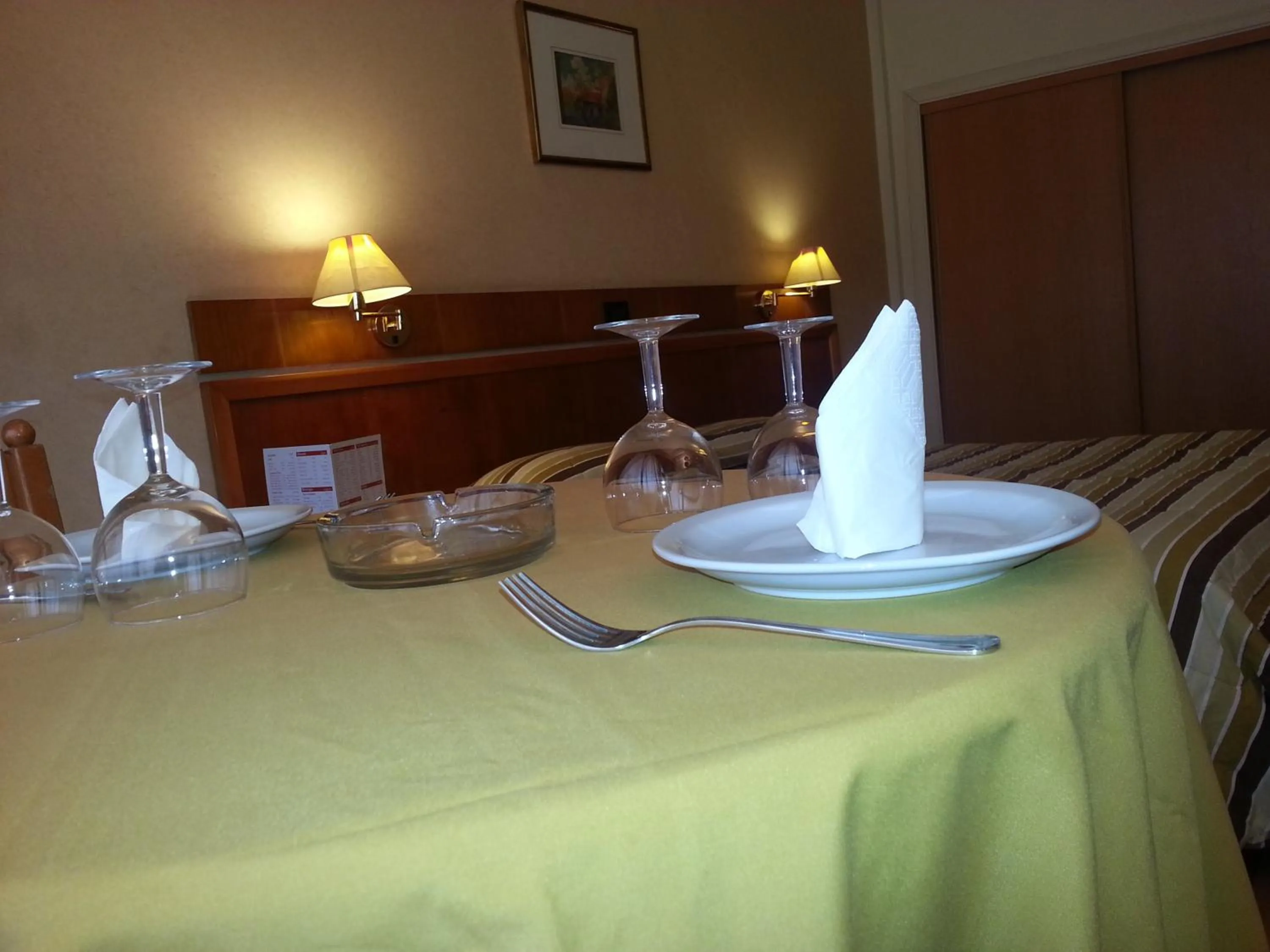 Restaurant/places to eat in Charles Hotel