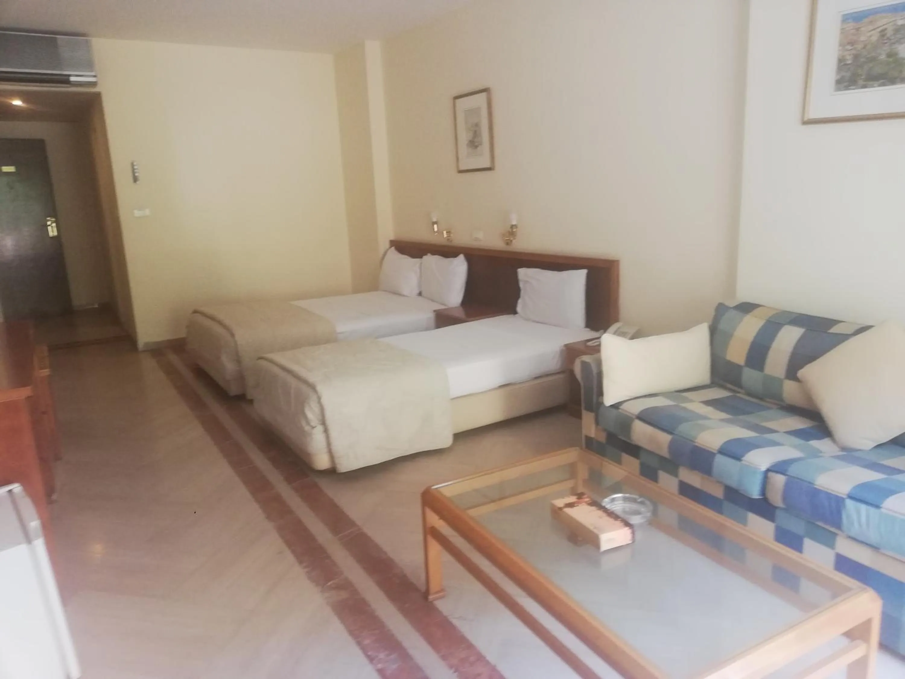 Shower, Bed in Charles Hotel