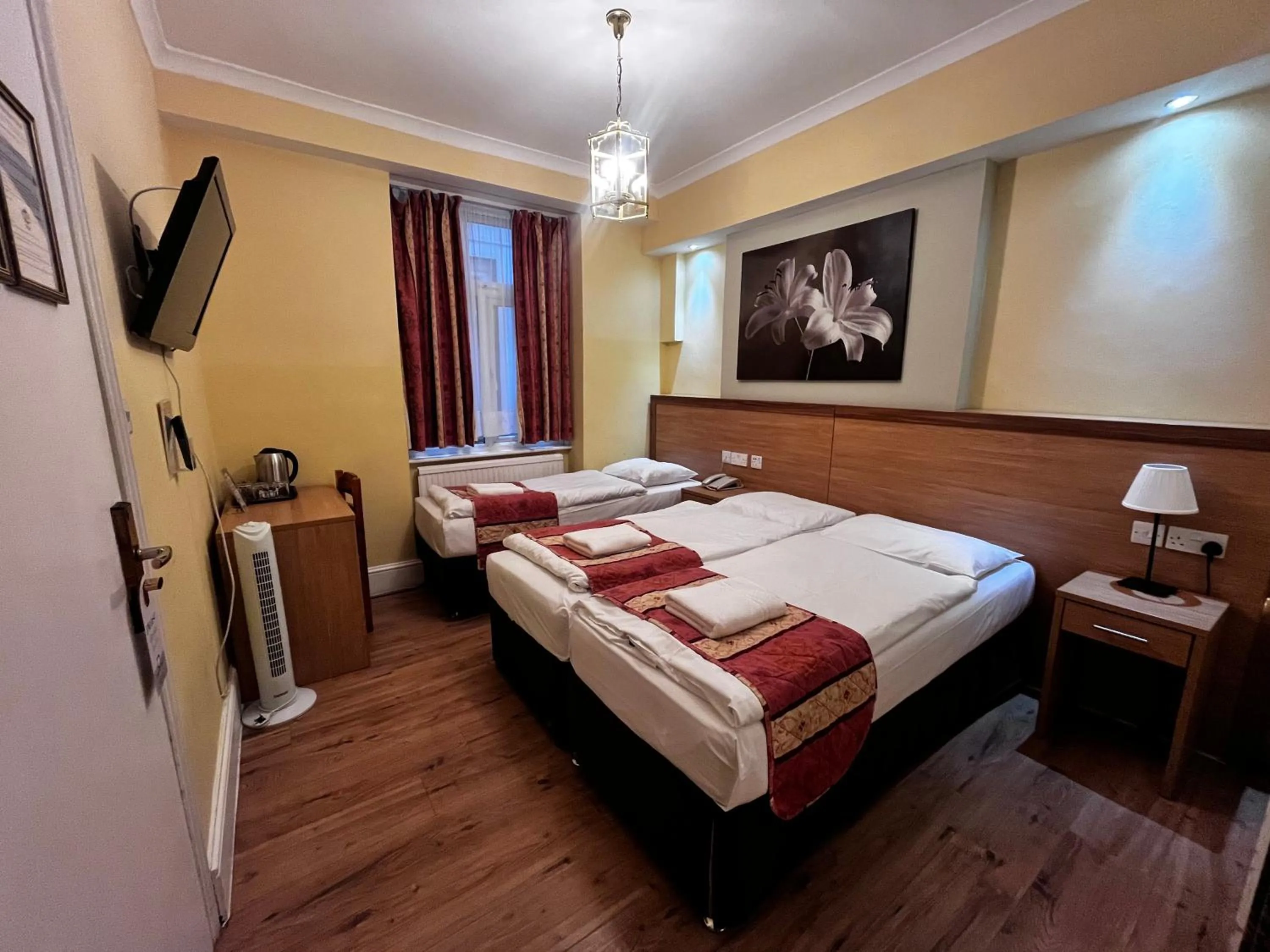 Bed in Shakespeare Hotel