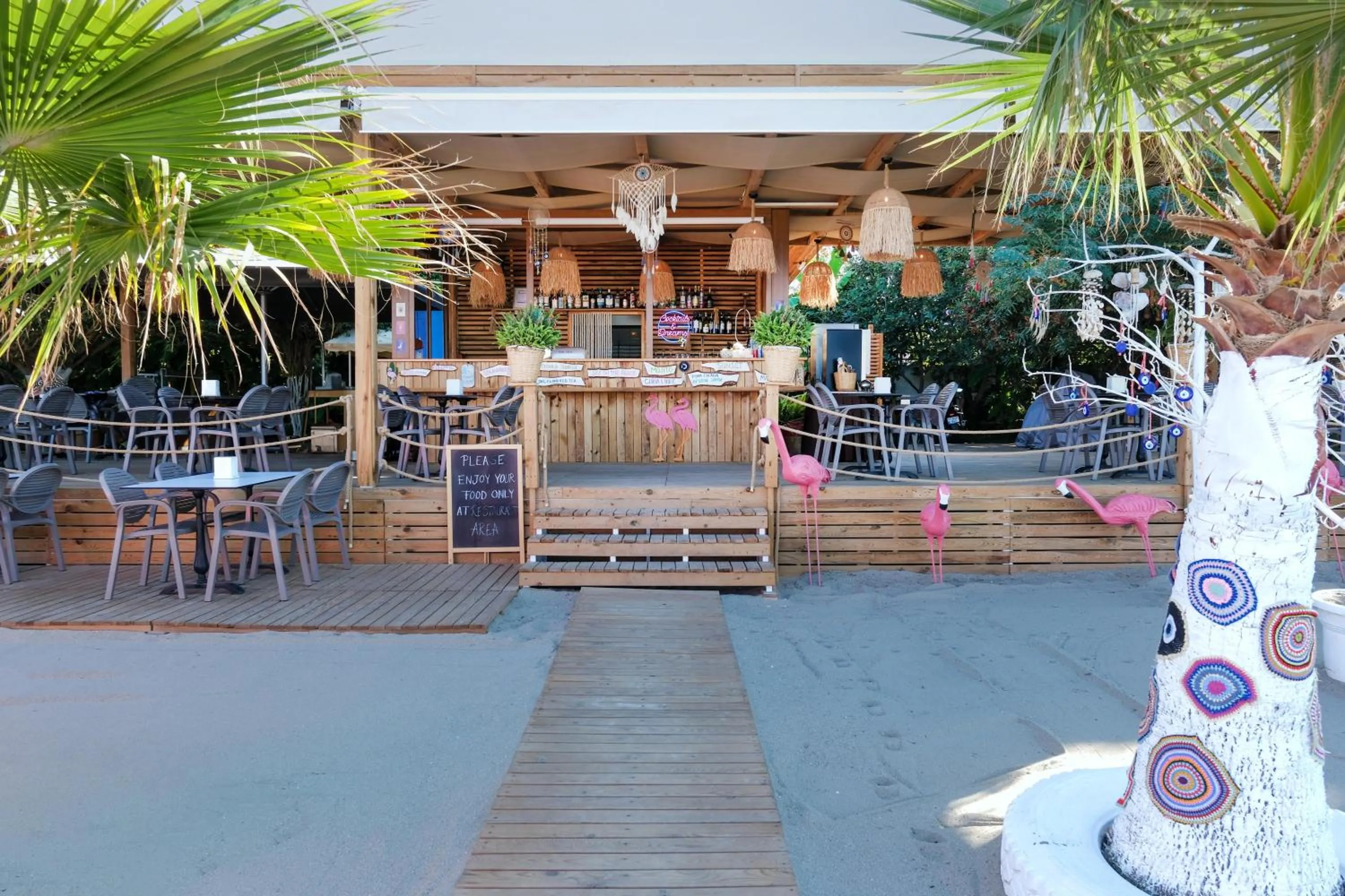 Beach in Blue Wave Suite Hotel