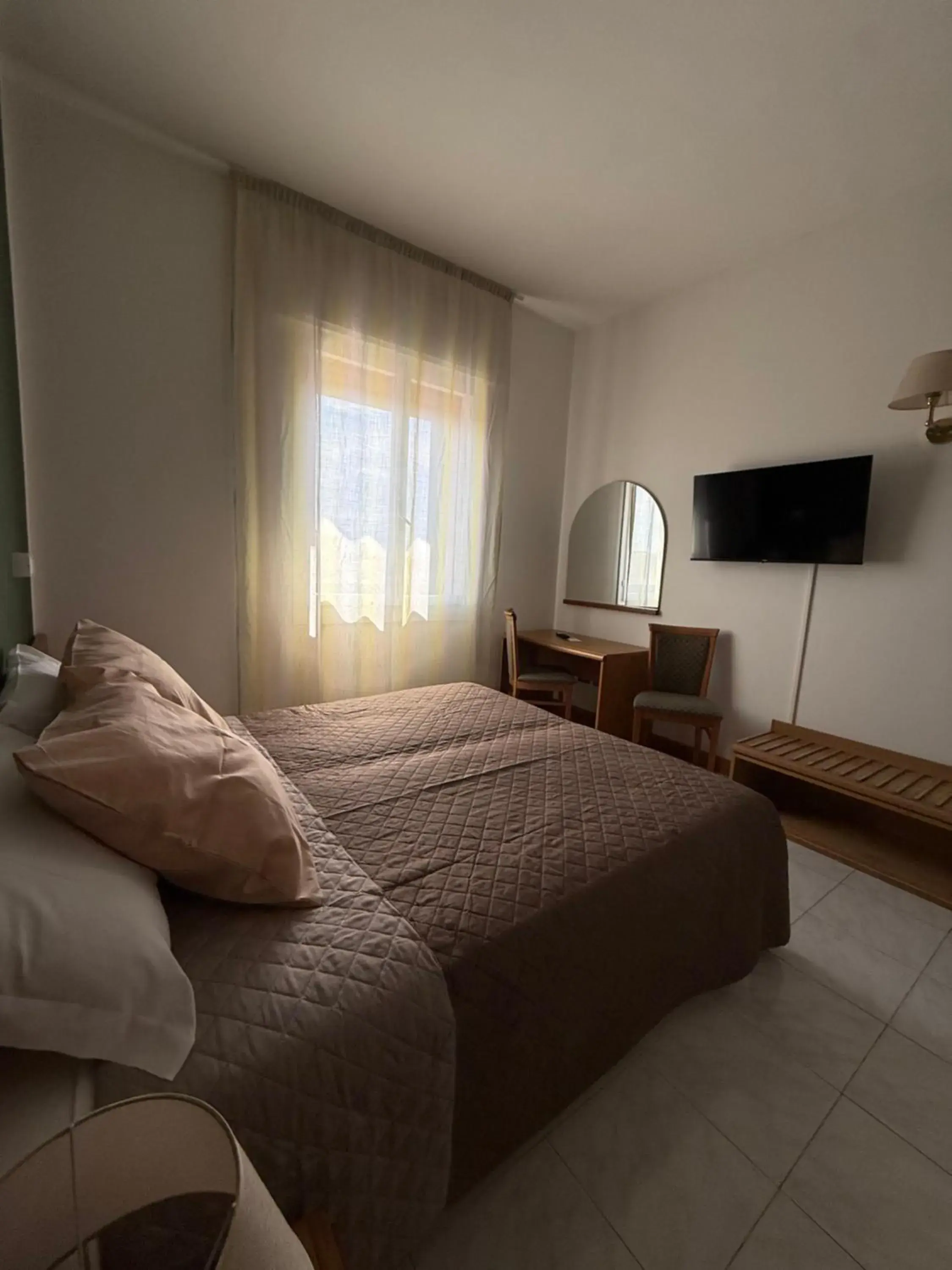 Double or Twin Room in Hotel Florida Double or Twin Room in Hotel Florida