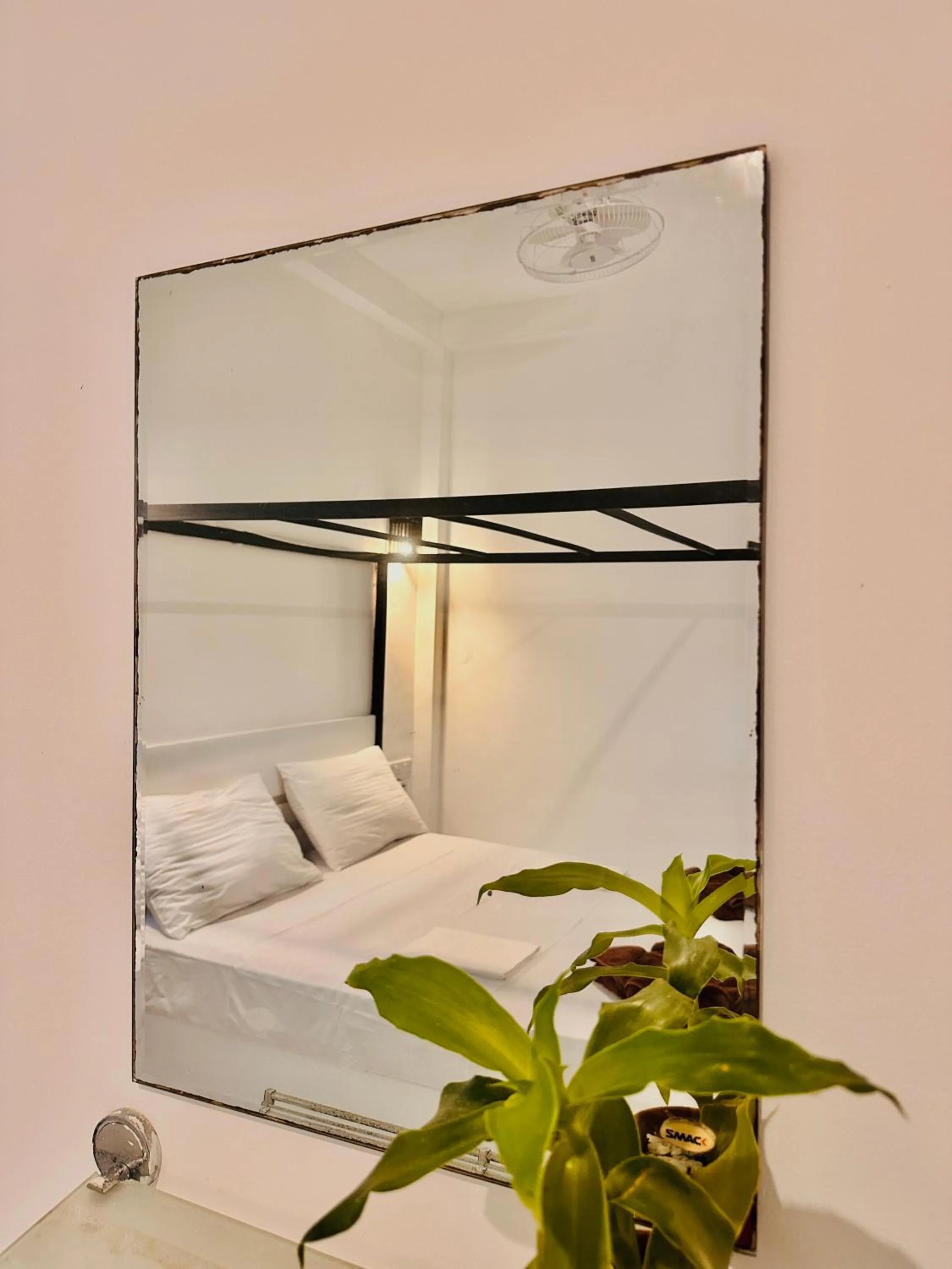 Bed in Rekawa Turtle Gate Hotel