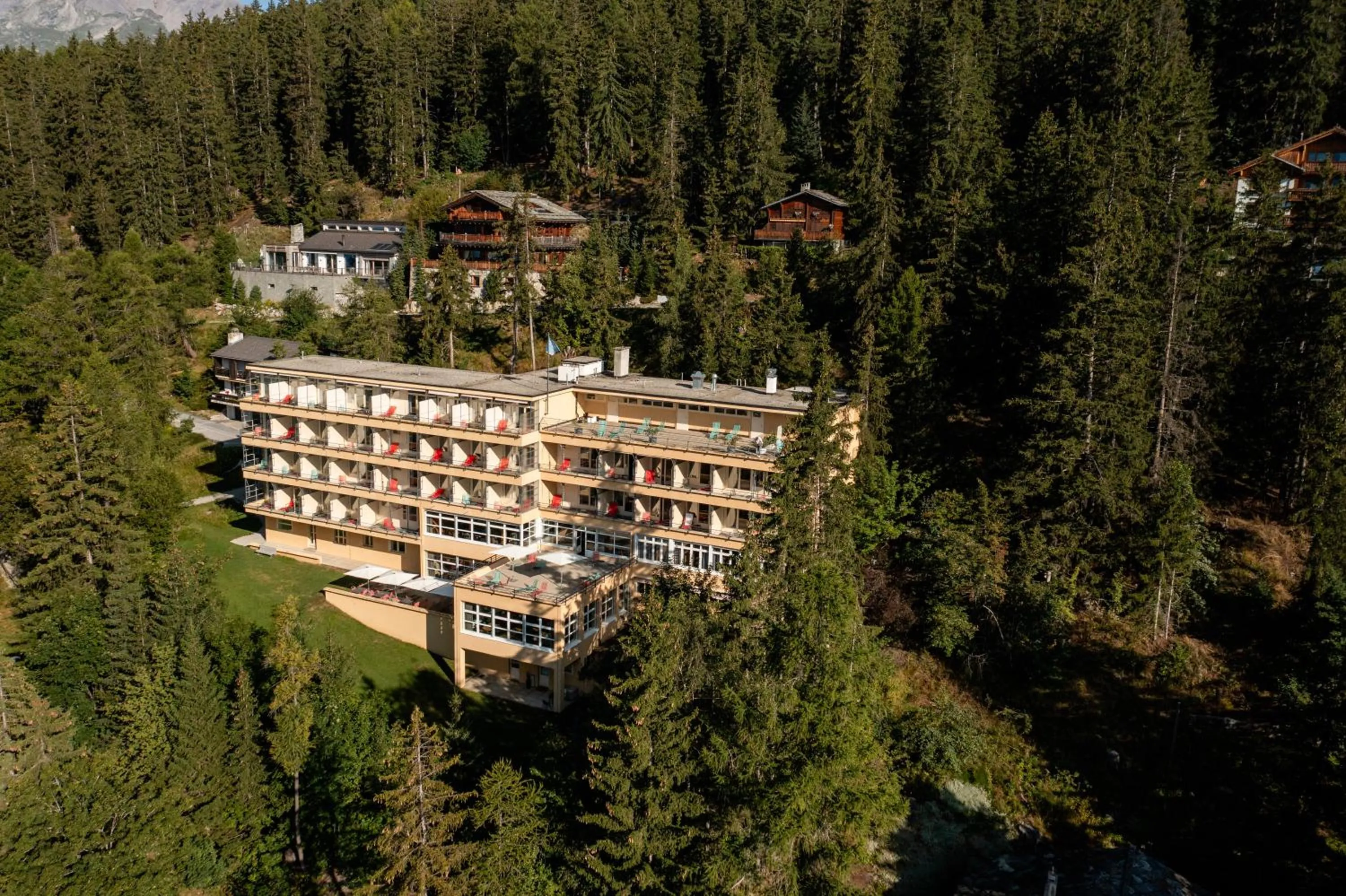 Property building in Crans-Montana Youth Hostel
