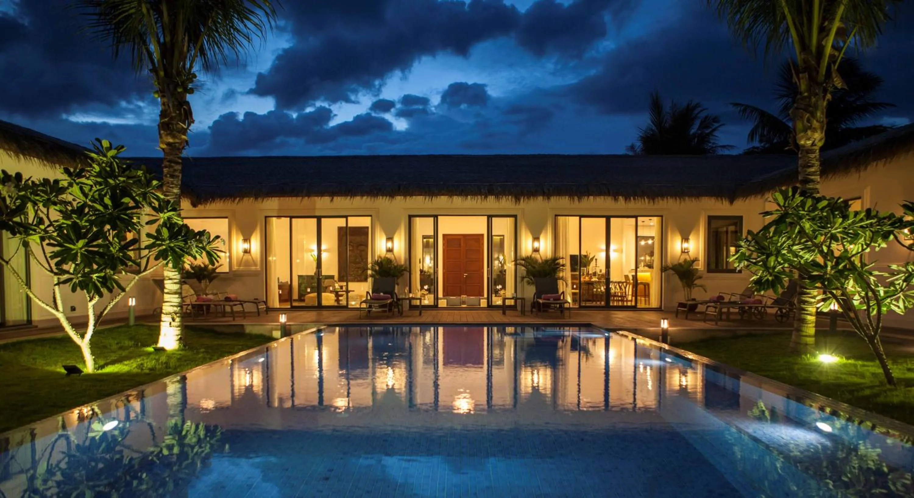 Presidential Villa in Allezboo Beach Resort & Spa