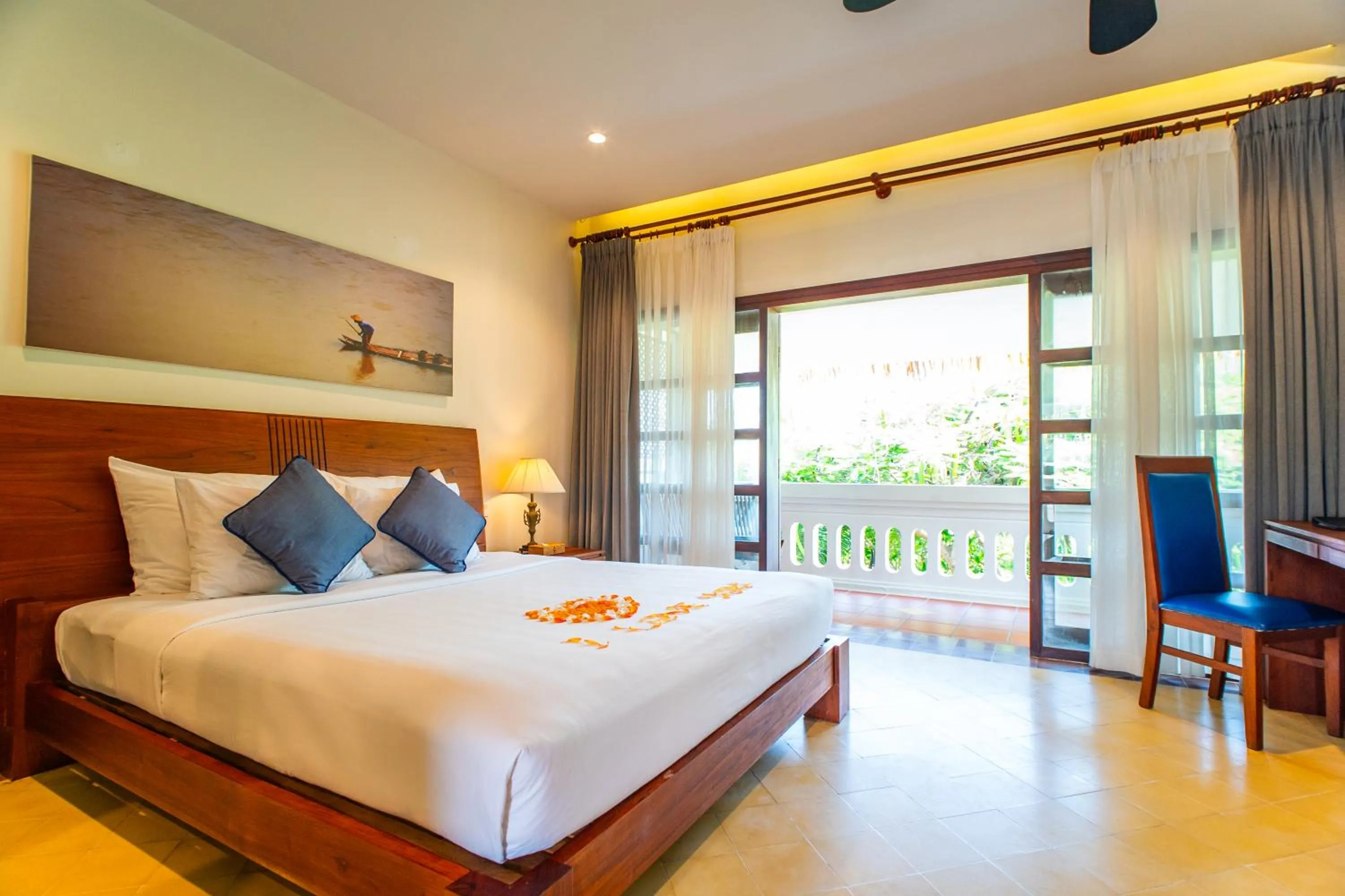 Bed in Allezboo Beach Resort & Spa
