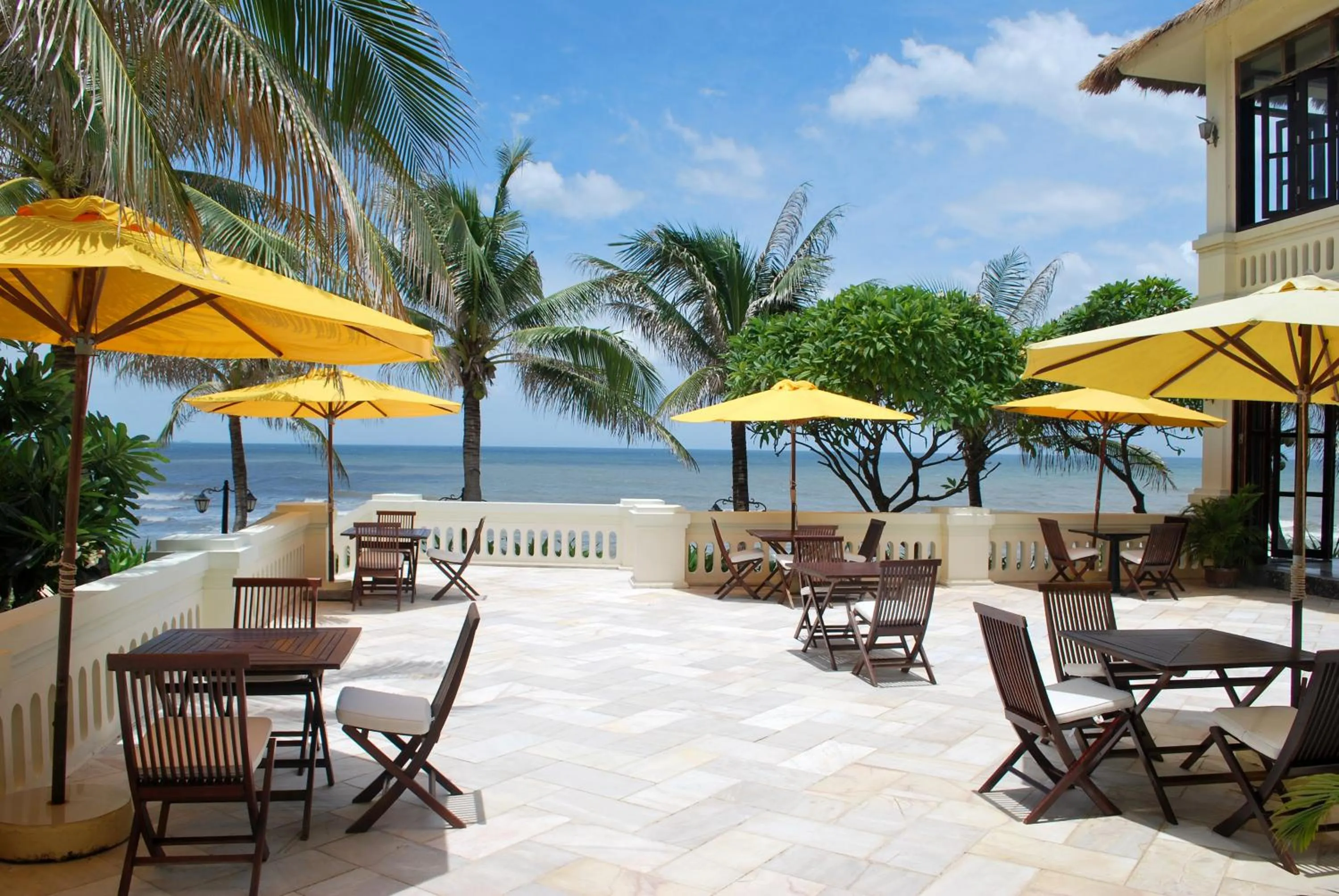 Patio in Allezboo Beach Resort & Spa