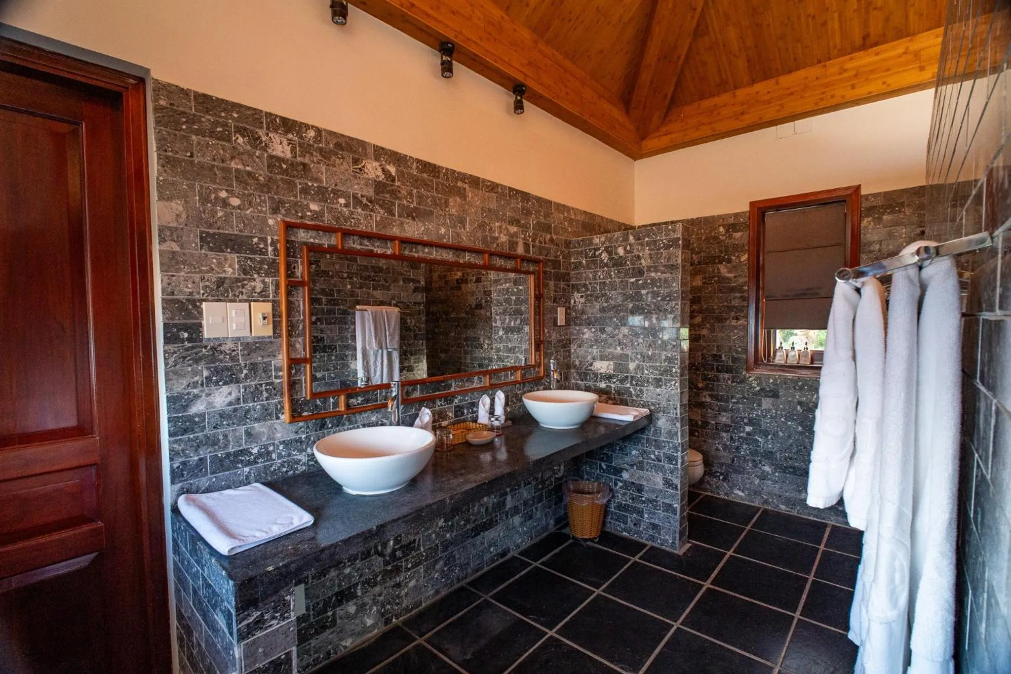 Bathroom in Allezboo Beach Resort & Spa