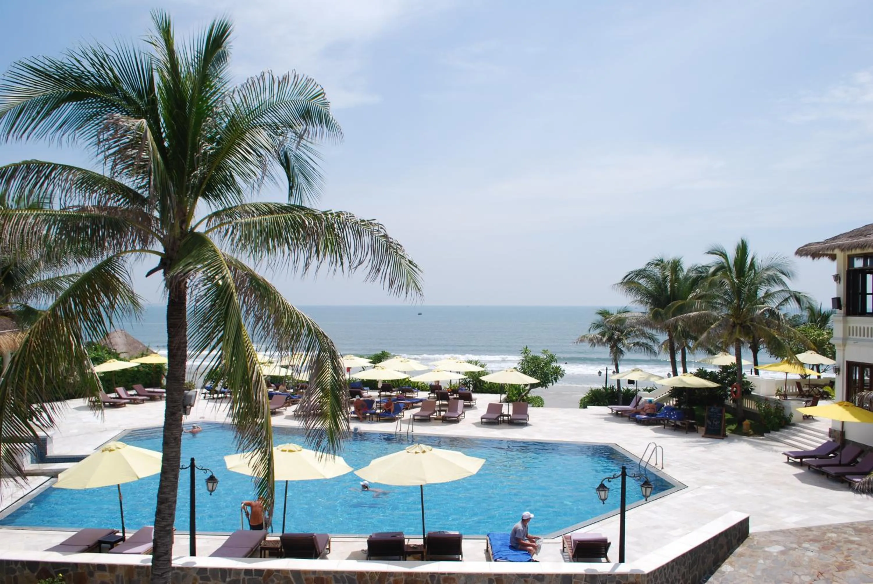 Restaurant/places to eat in Allezboo Beach Resort & Spa