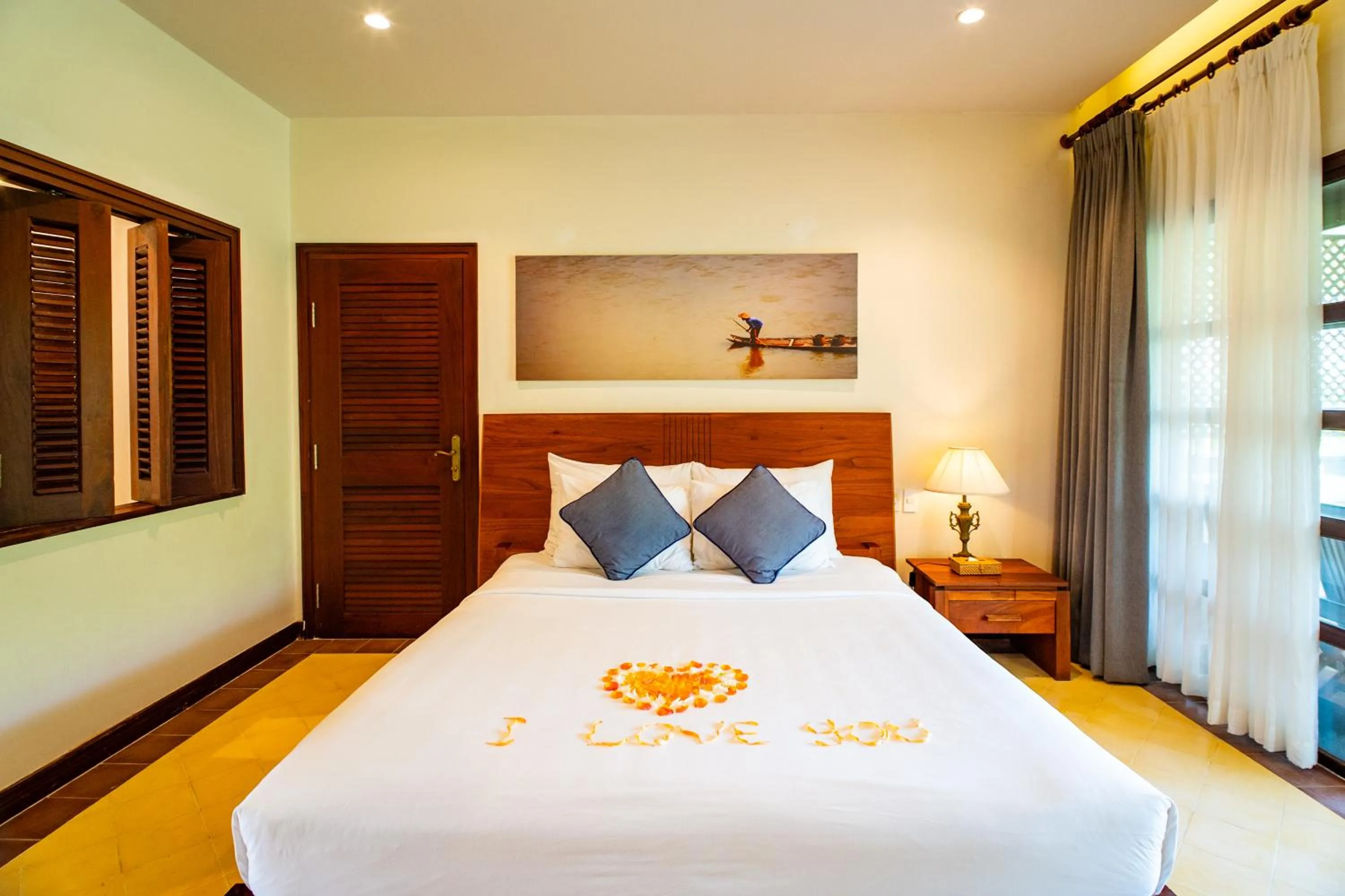 Bed in Allezboo Beach Resort & Spa