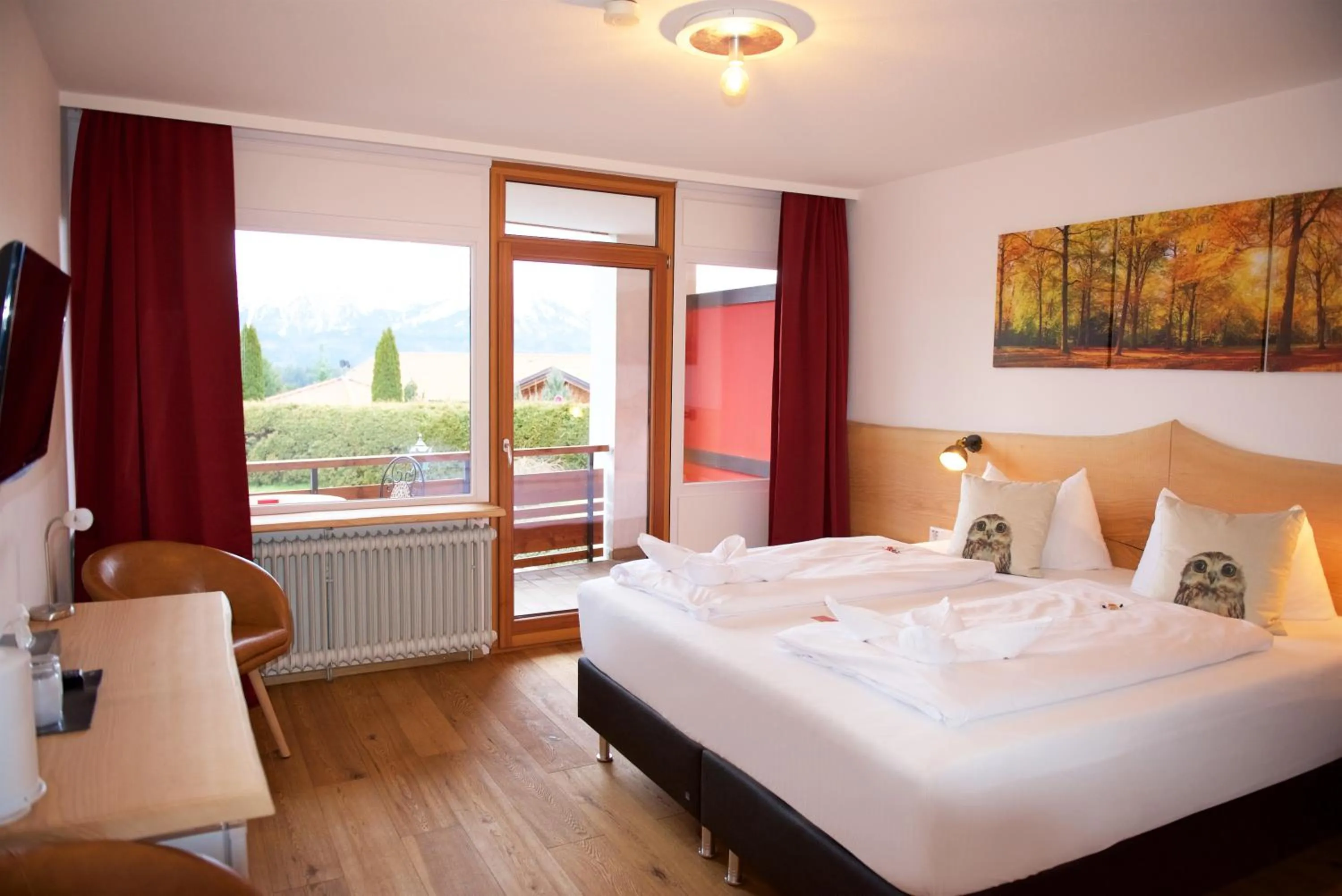Photo of the whole room, Bed in Hotel Alpenglühn