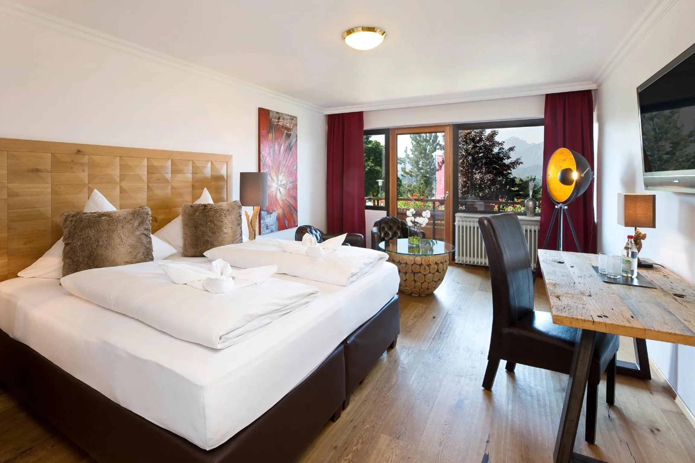 Photo of the whole room, Bed in Hotel Alpenglühn