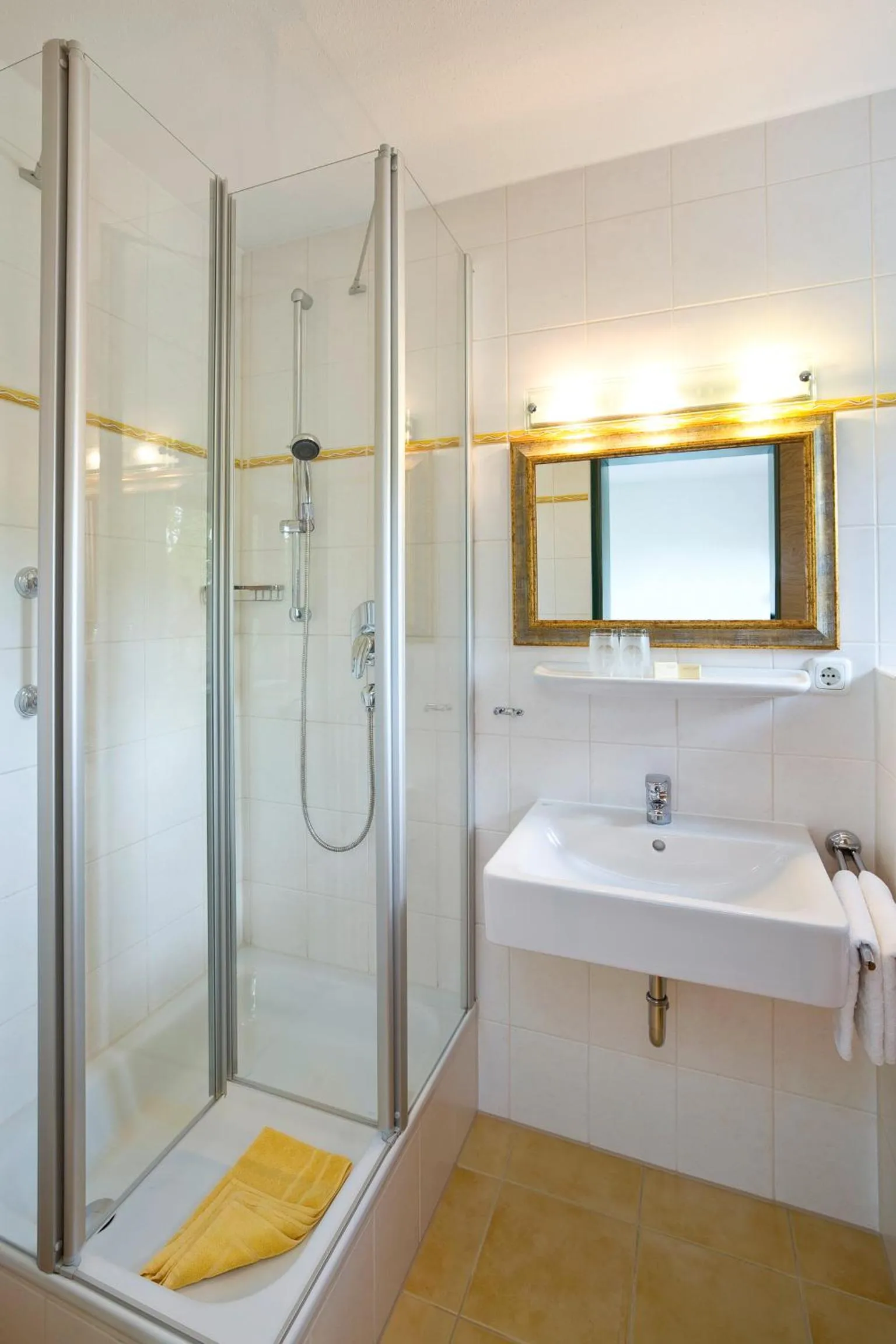 Bathroom in Hotel Alpenglühn