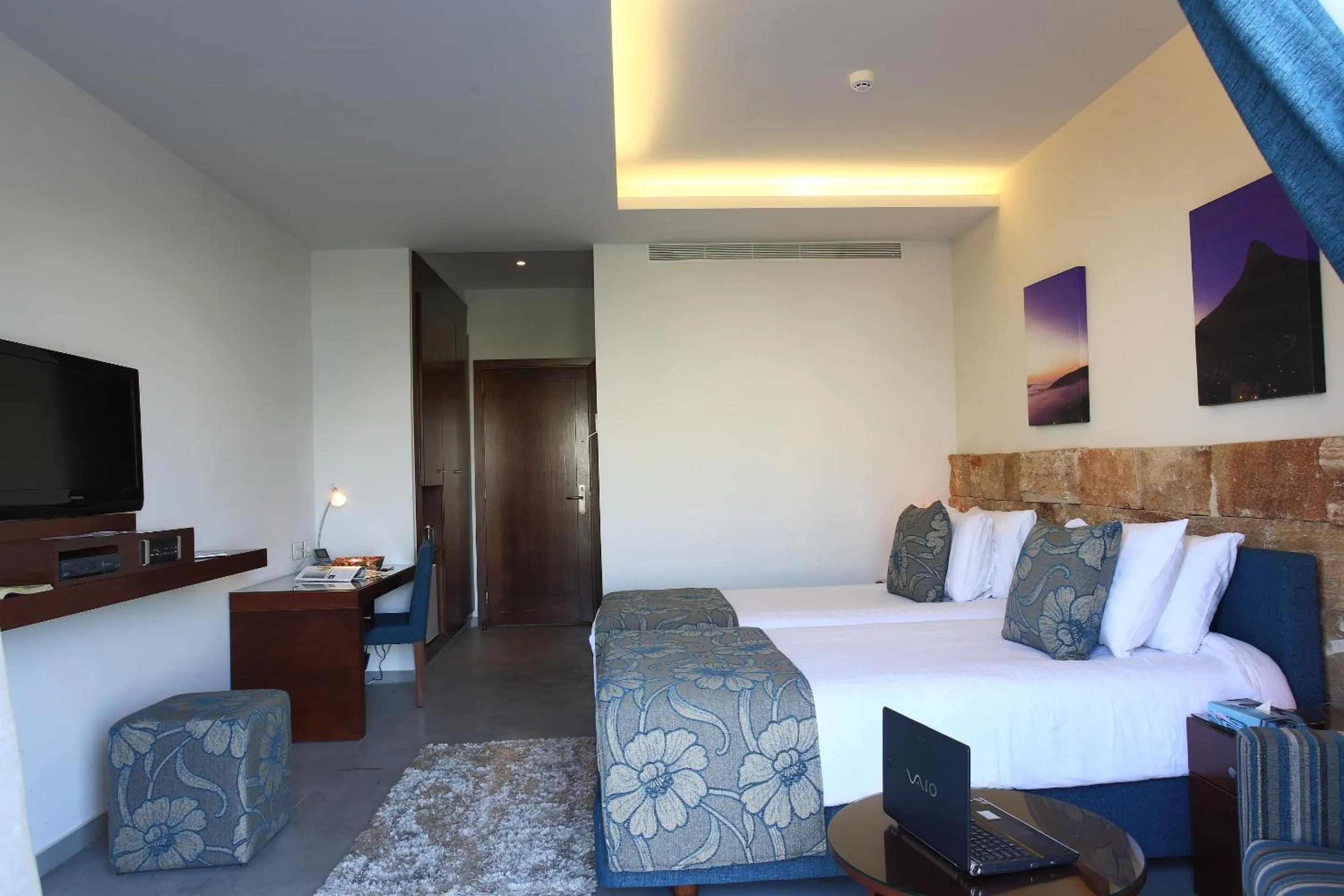 Bed in Monoberge Hotel